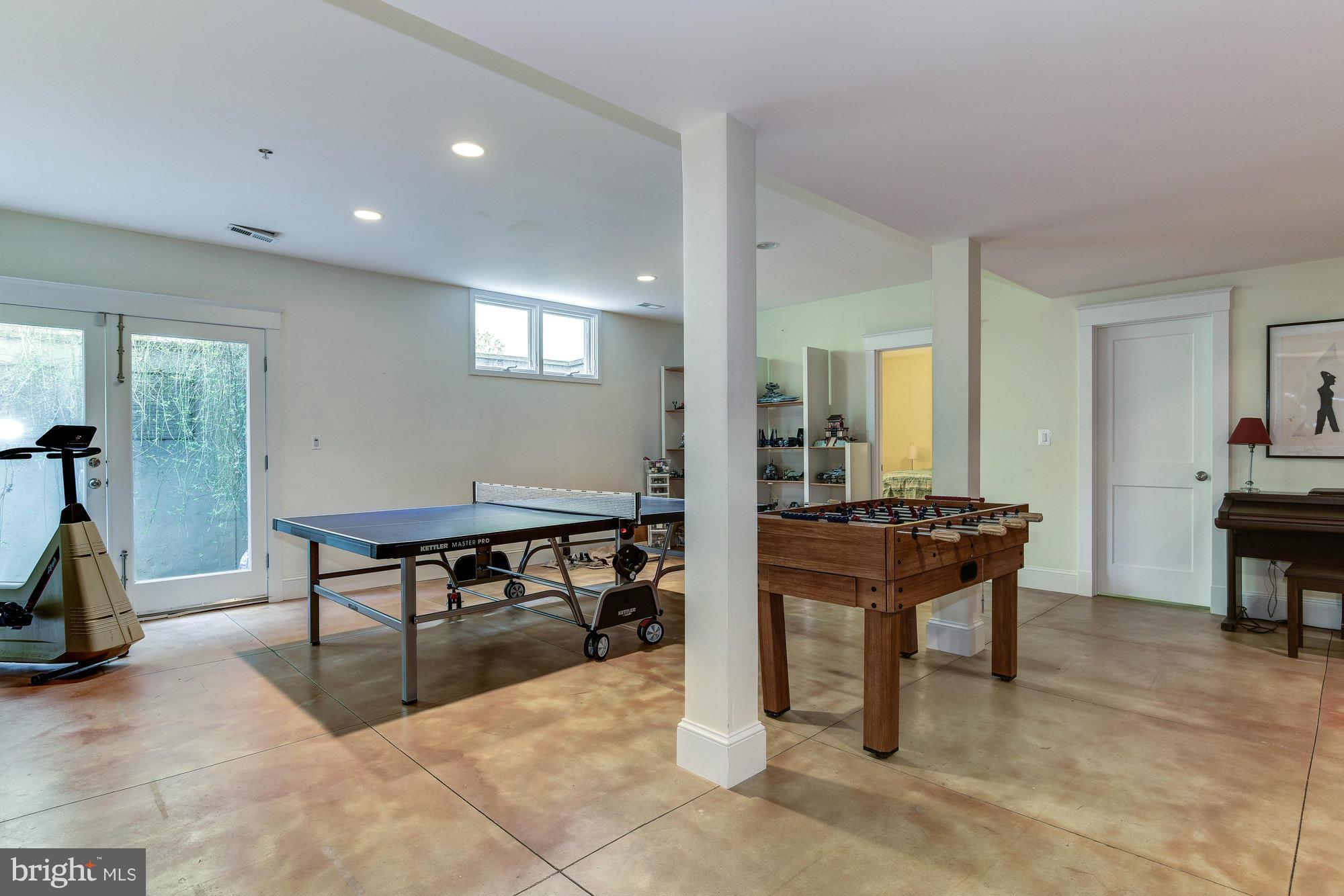 CLEVELAND PARK - Residential