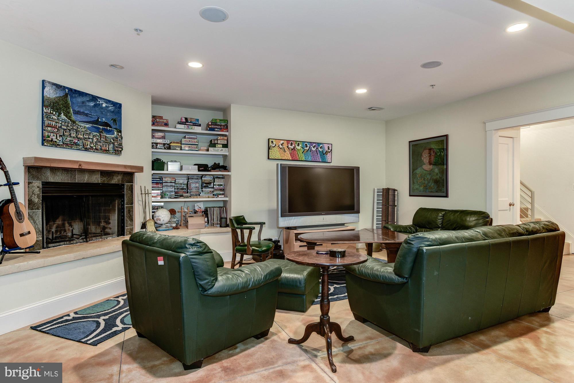 CLEVELAND PARK - Residential