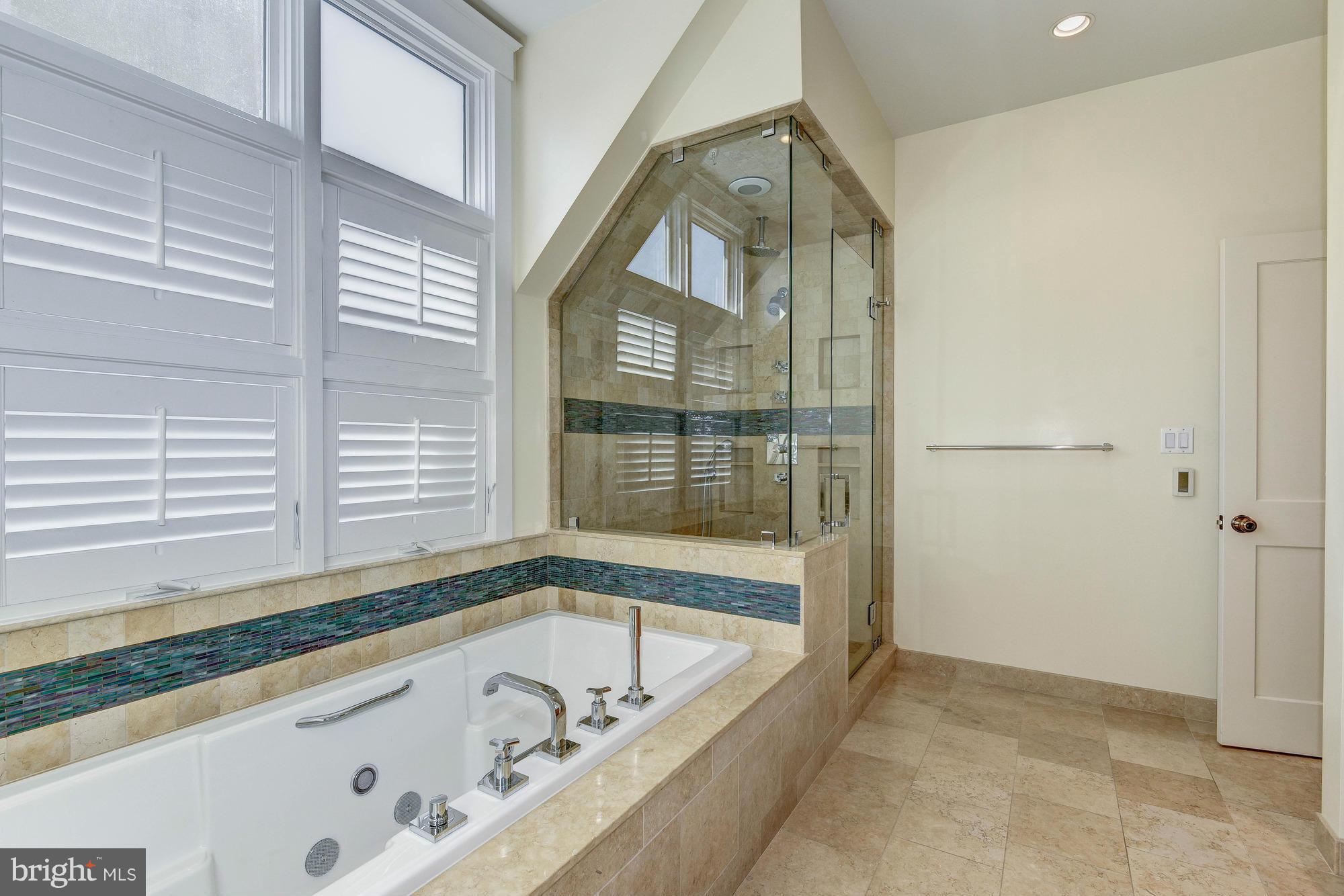 CLEVELAND PARK - Residential