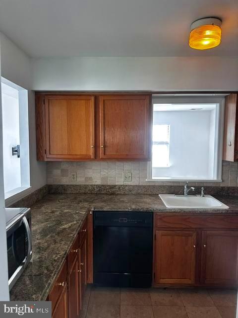 GOSHEN COMMONS - Residential