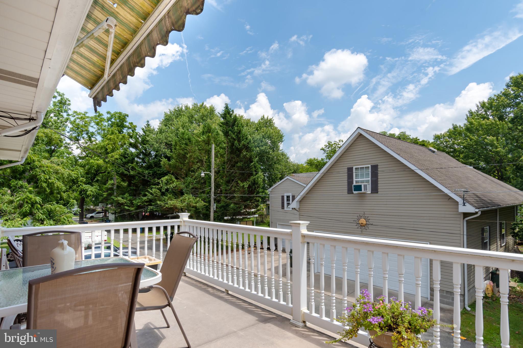 COLONIAL MANOR - Residential