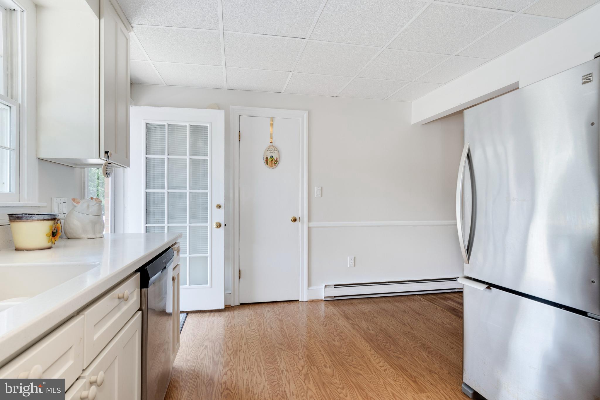 COLONIAL MANOR - Residential