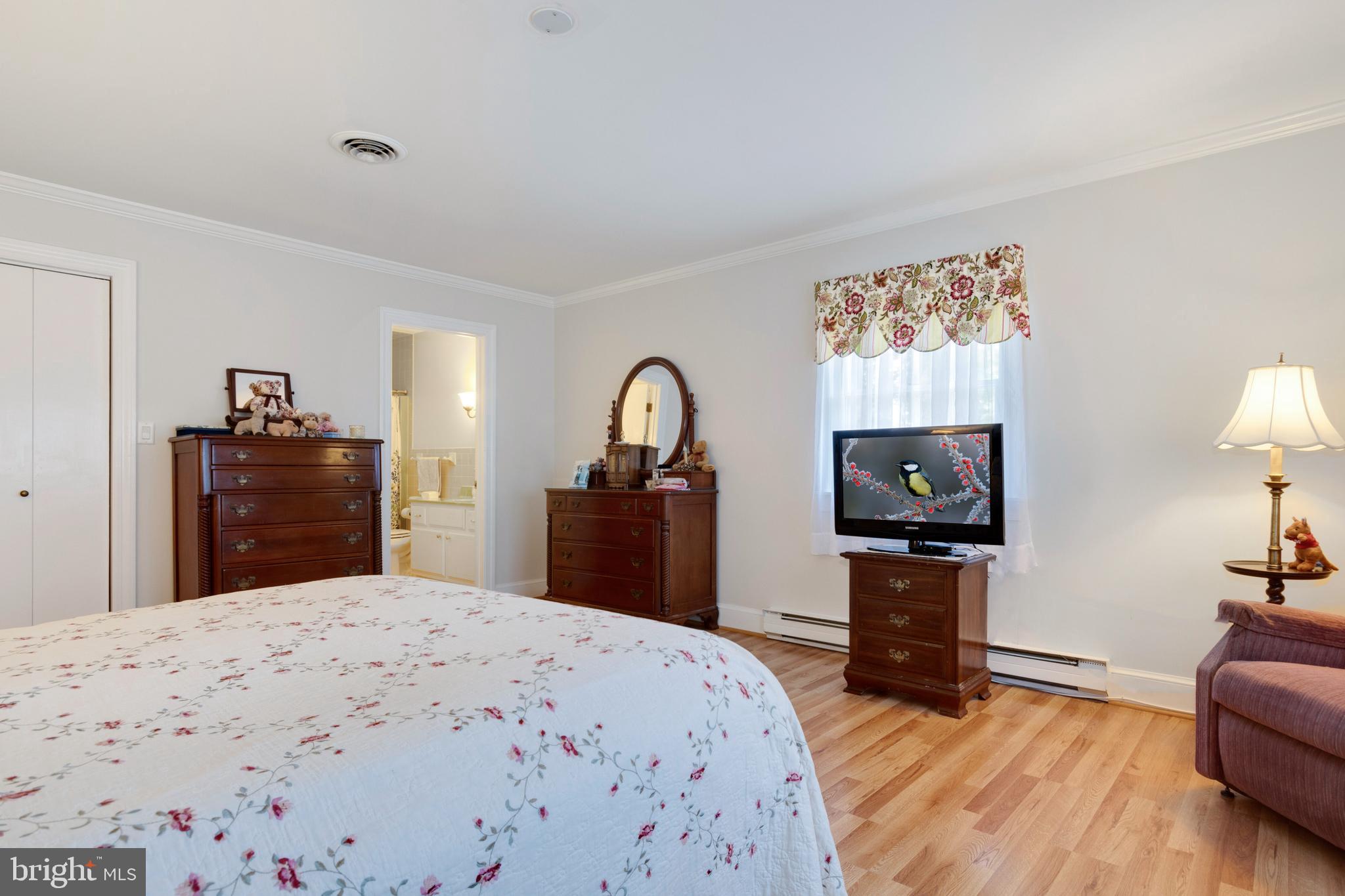 COLONIAL MANOR - Residential