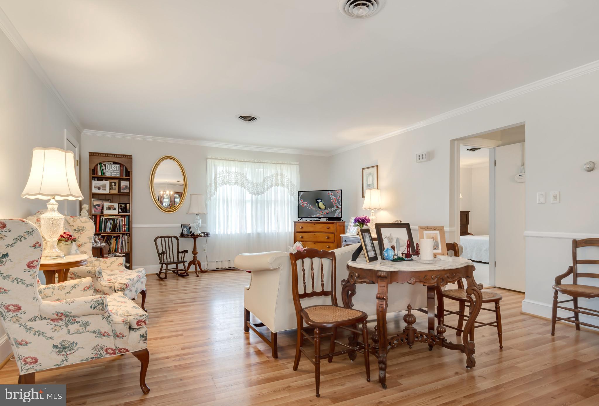 COLONIAL MANOR - Residential