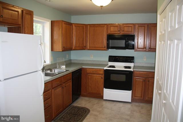 LAKE HERITAGE - Residential