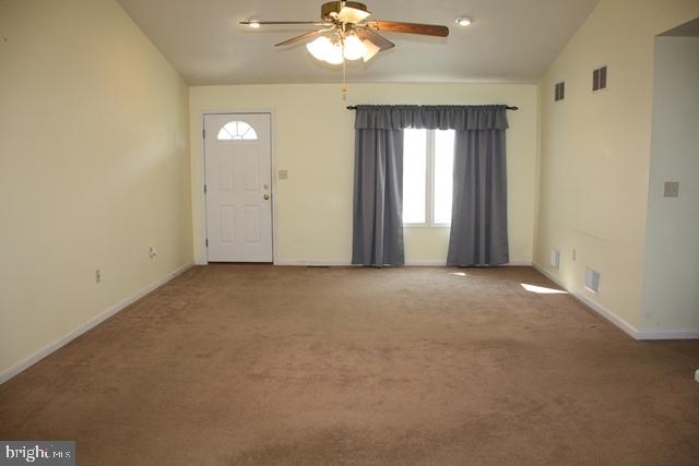 LAKE HERITAGE - Residential