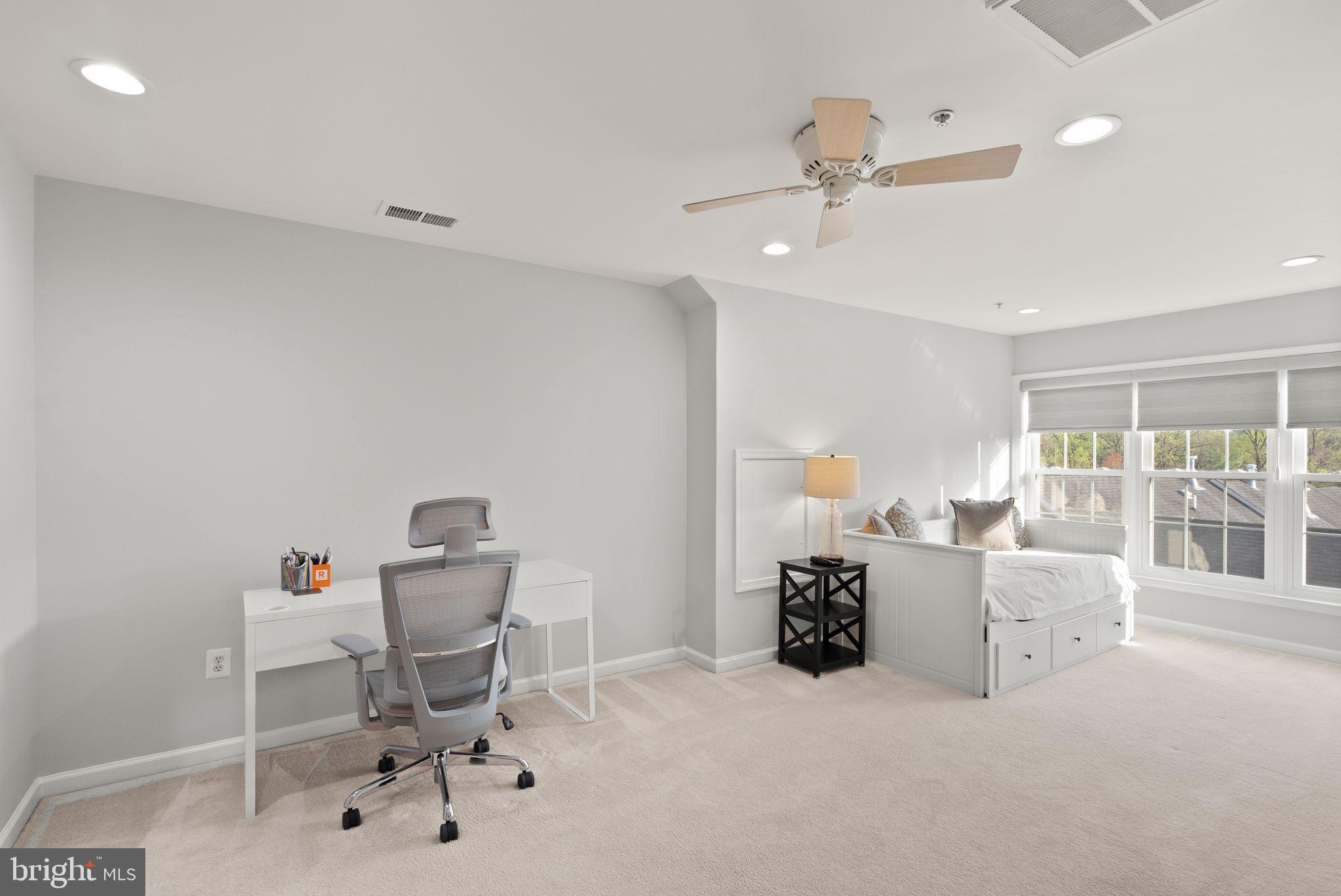 ASPEN HILL - Residential