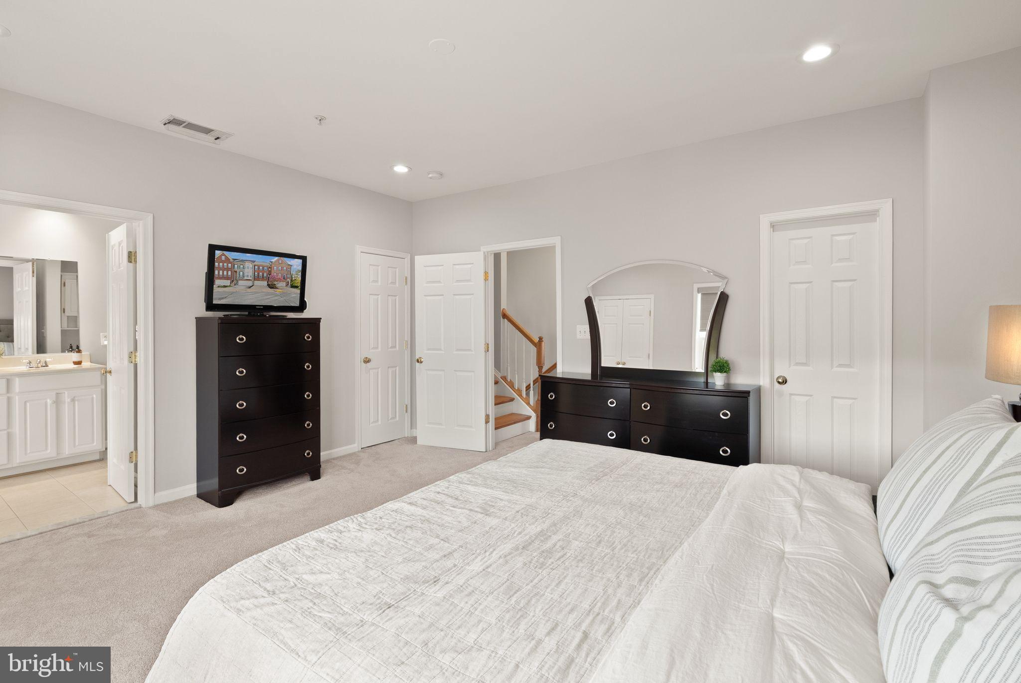 ASPEN HILL - Residential