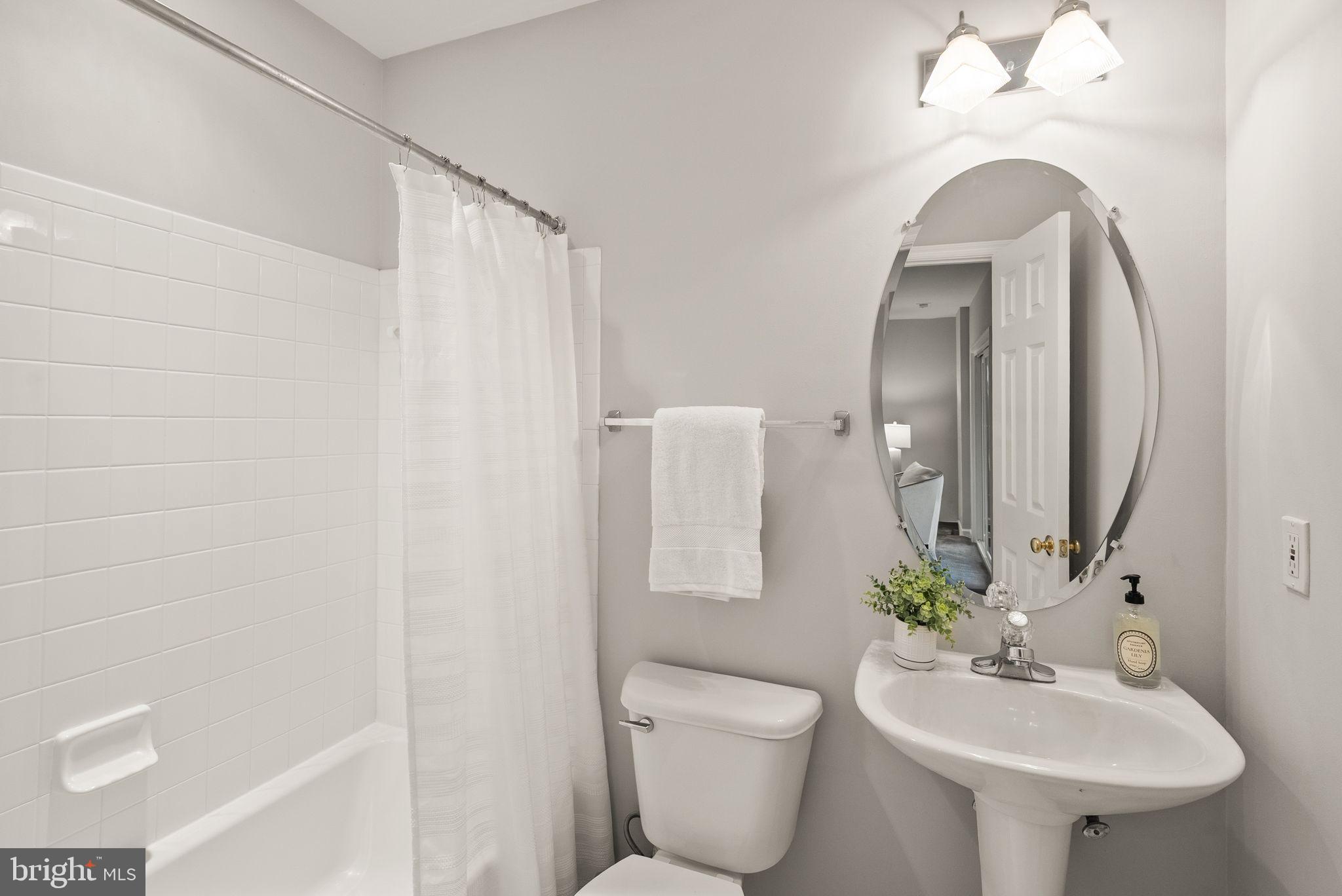 ASPEN HILL - Residential