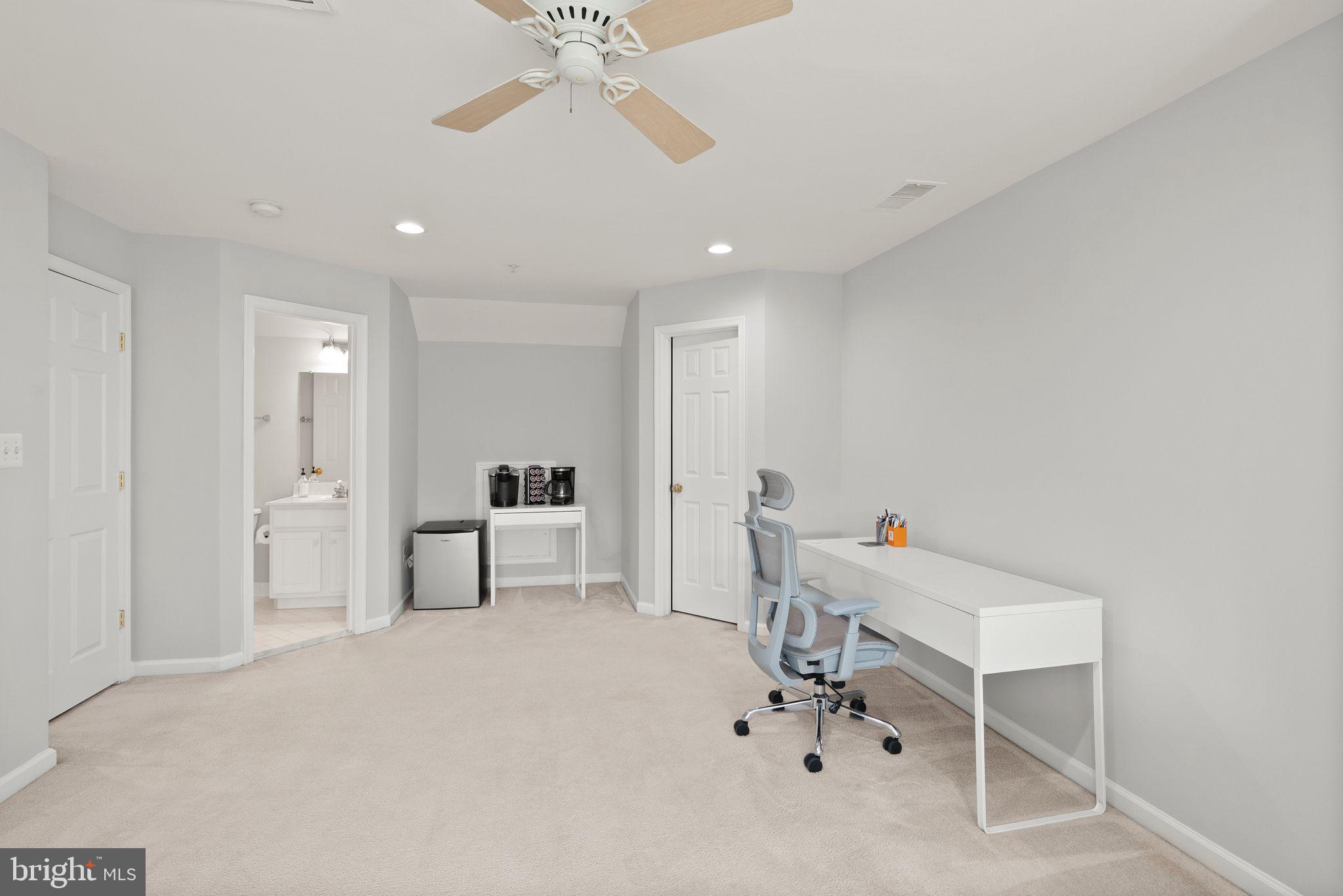 ASPEN HILL - Residential