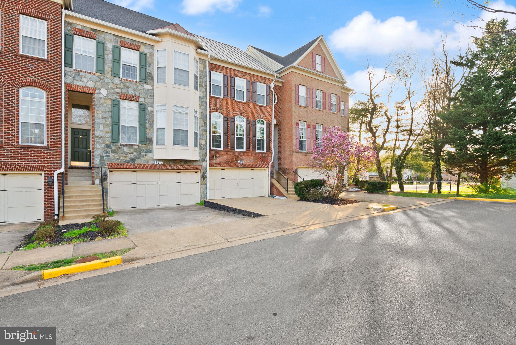 ASPEN HILL - Residential