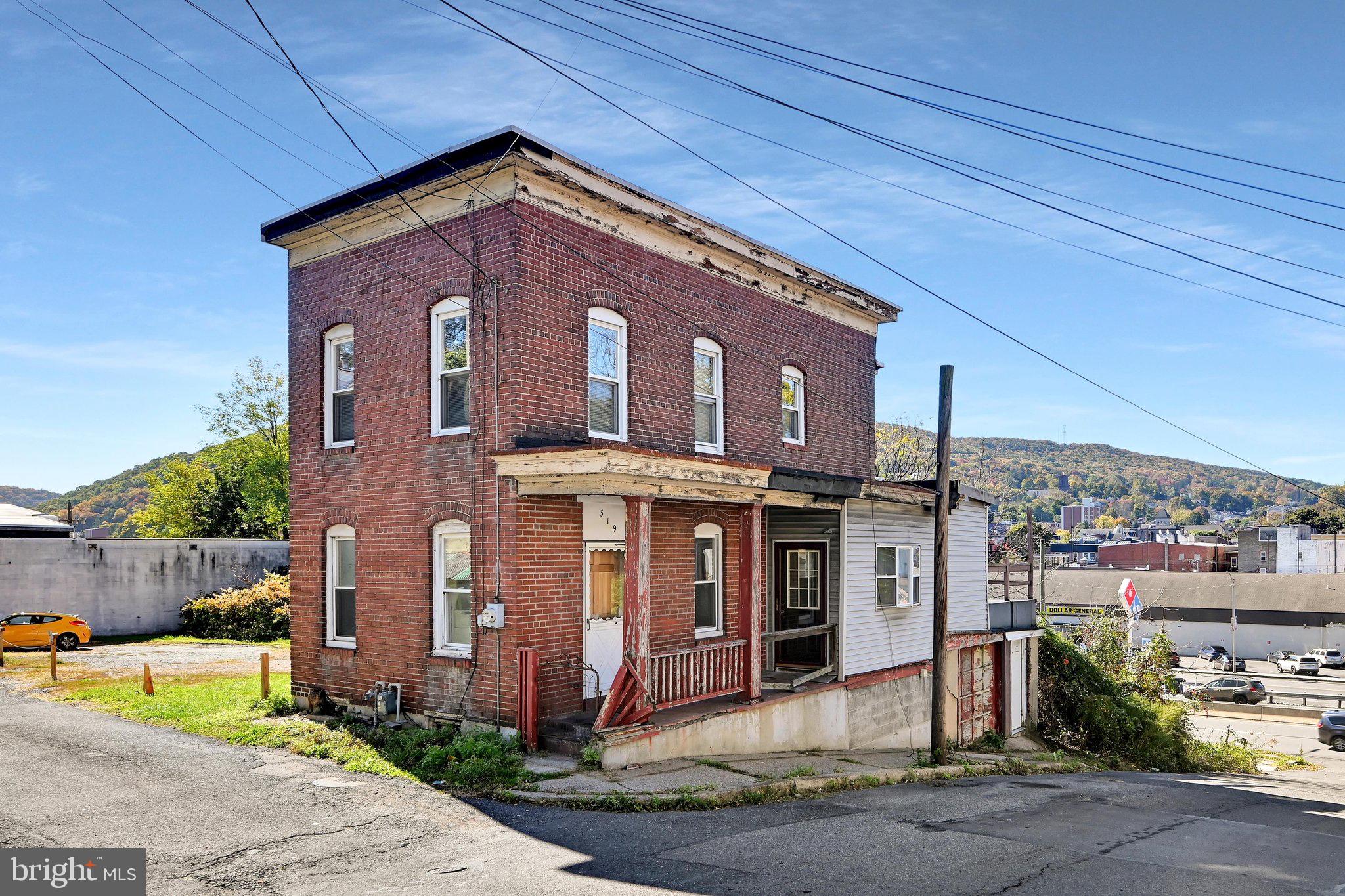 319 E RACE STREET