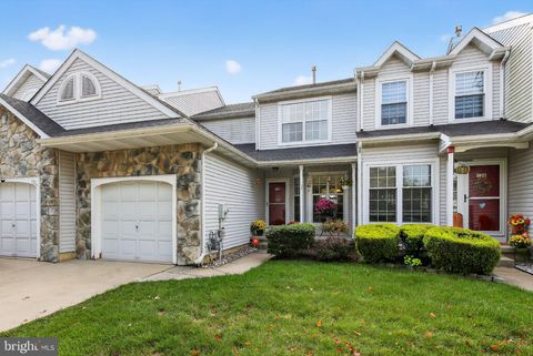 Photo of 128 Kerry Lynn Court, WILLIAMSTOWN, NJ 08094 (MLS # NJGL2062278)