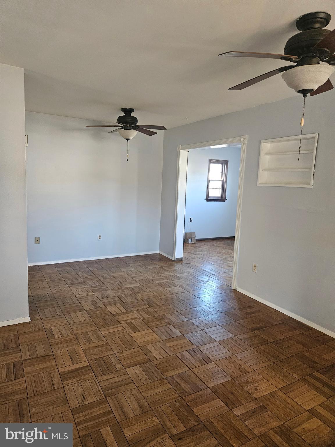 SOUTH LAWN - Residential