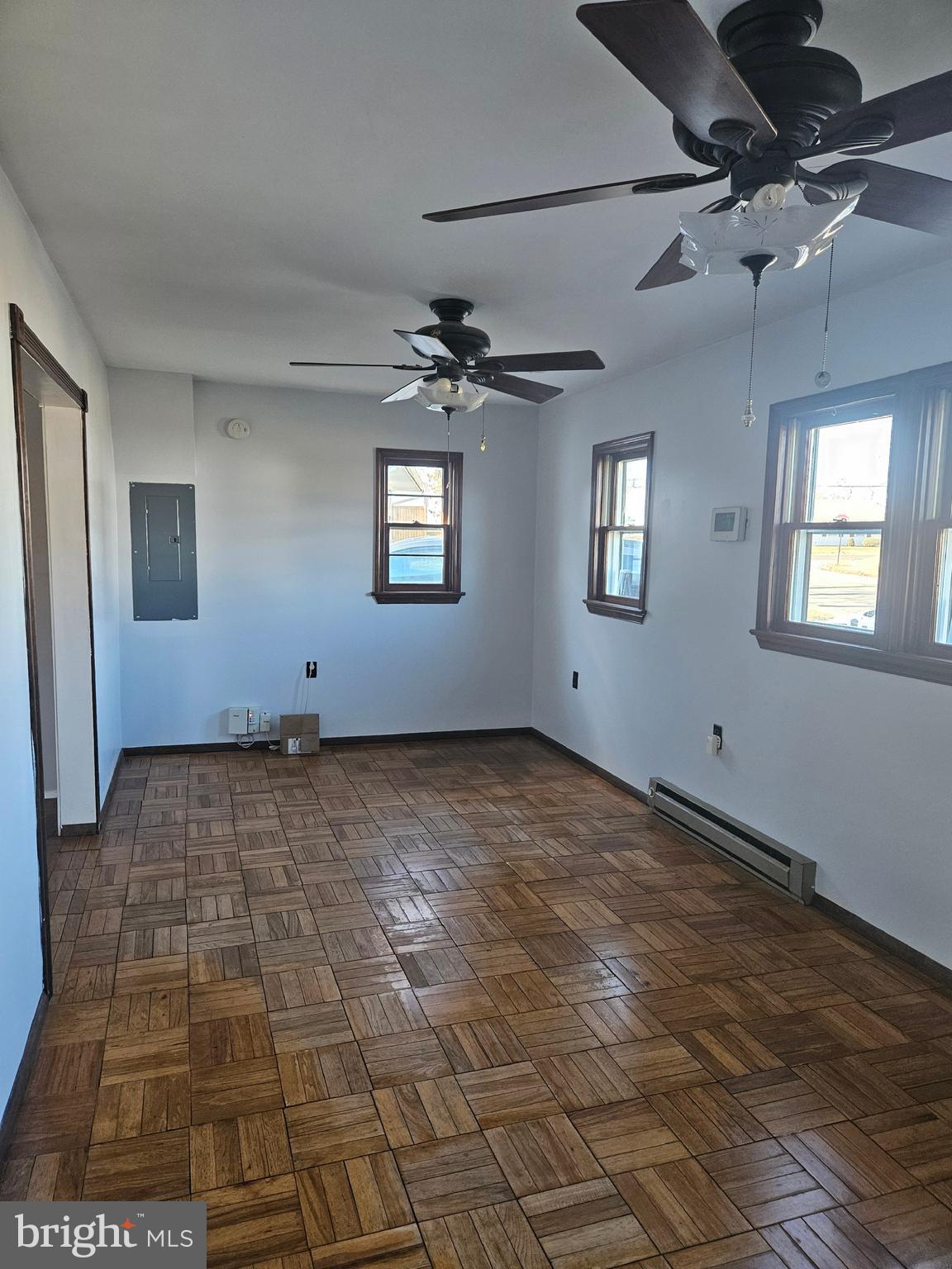 SOUTH LAWN - Residential