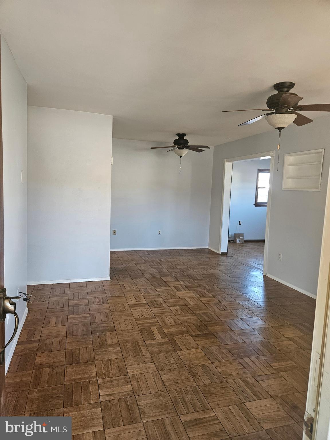 SOUTH LAWN - Residential