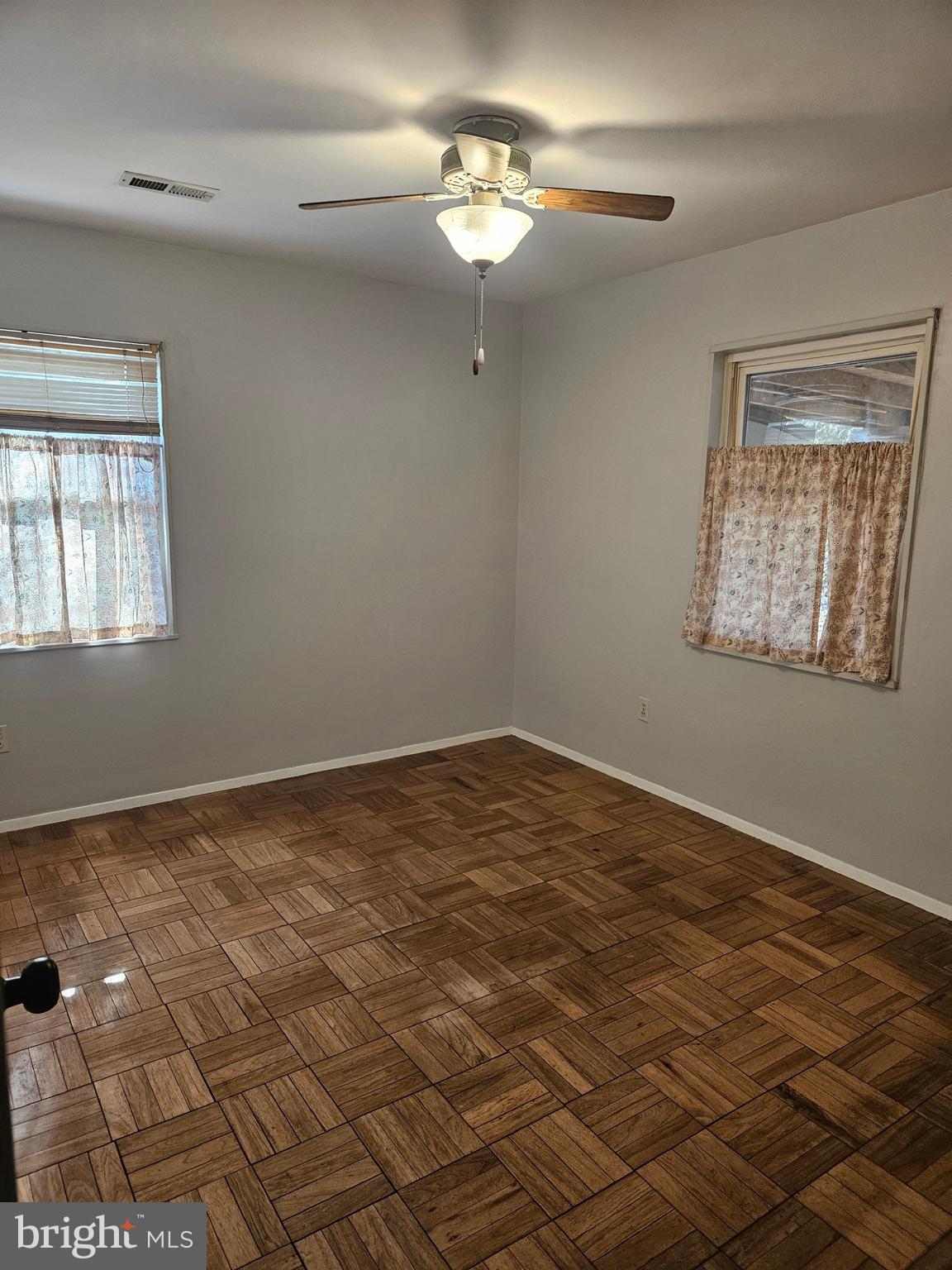 SOUTH LAWN - Residential