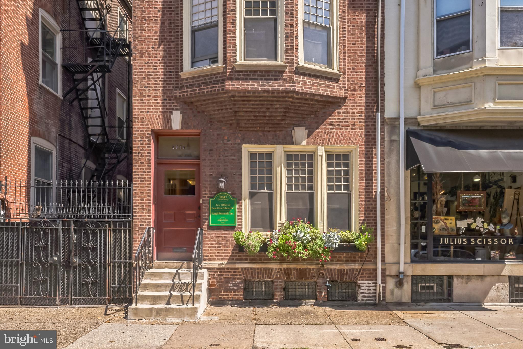 2047 LOCUST STREET
