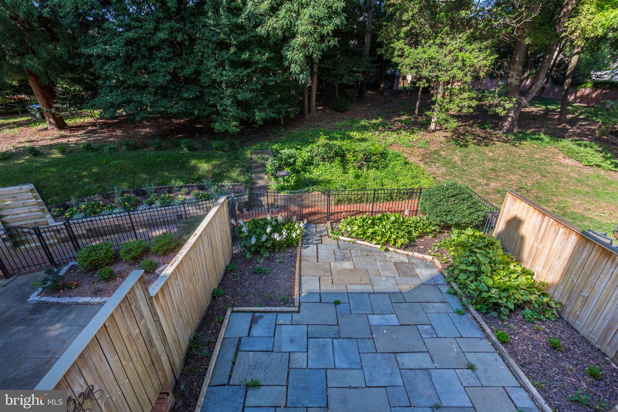 COUNCIL SQUARE - Residential Lease