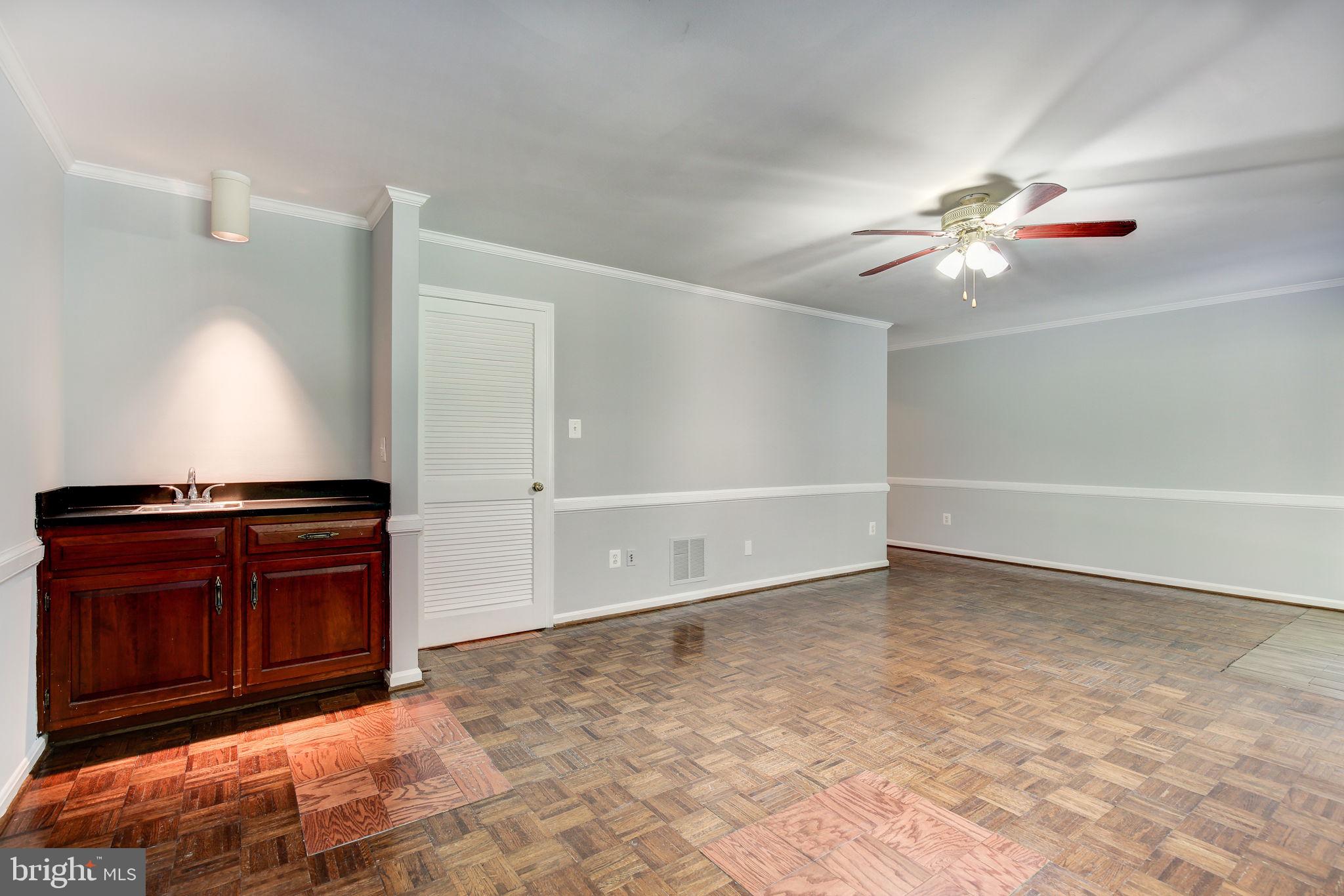 COUNCIL SQUARE - Residential Lease