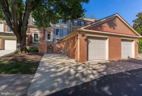 502 COUNCIL COURT NE VIENNA VA 22180
