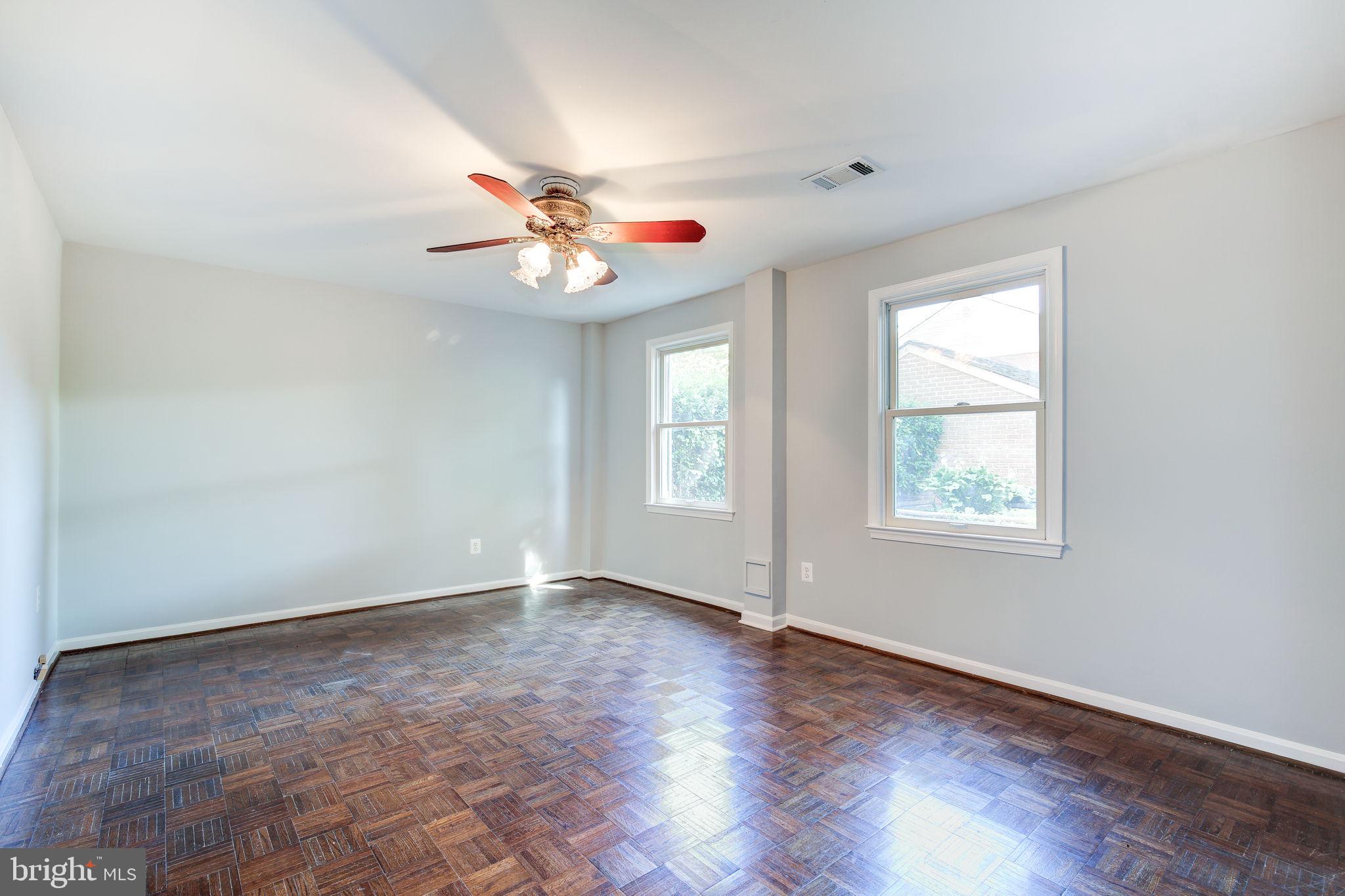 COUNCIL SQUARE - Residential Lease