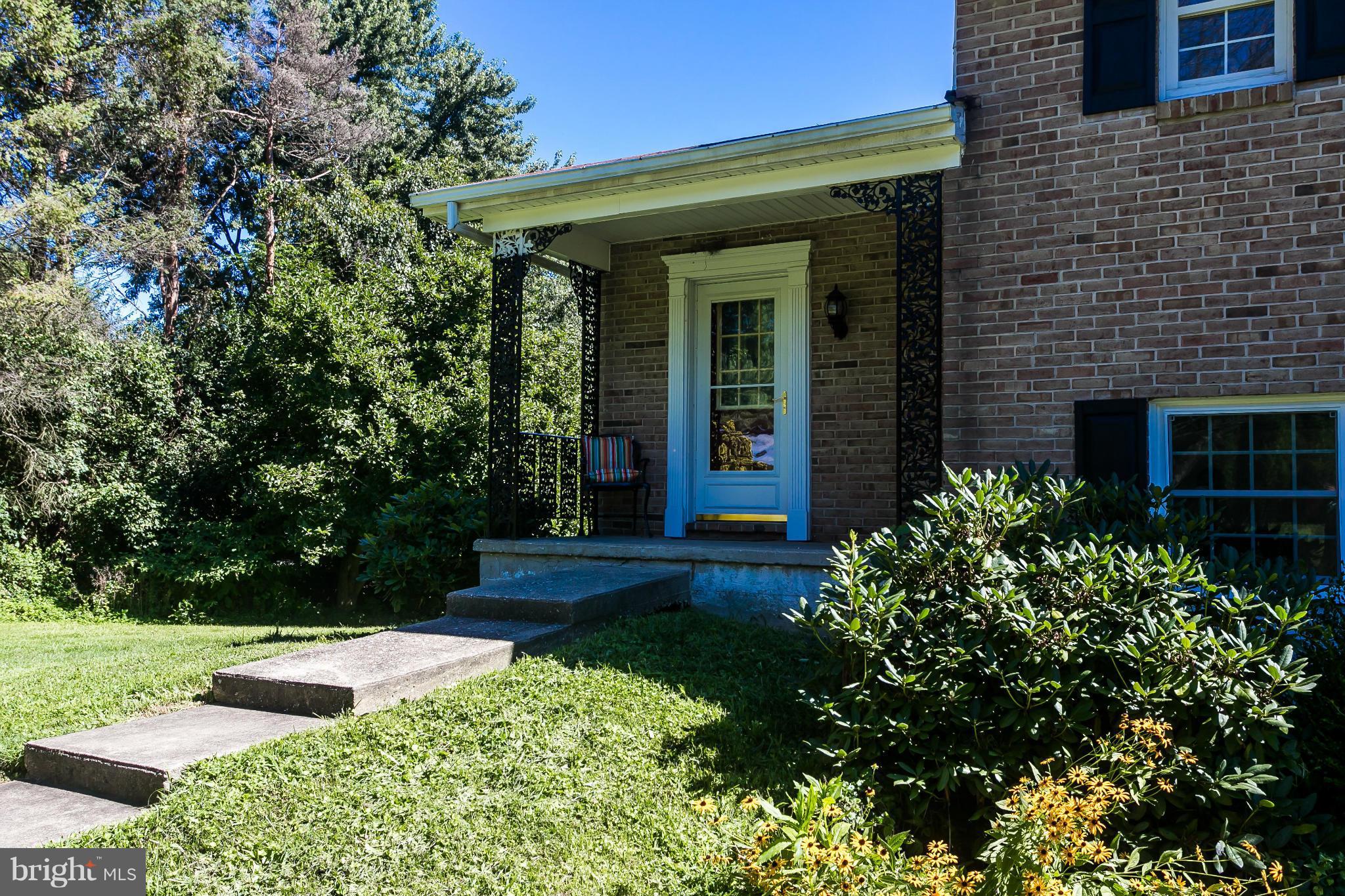 WALKER MANOR APARTMENTS - Residential