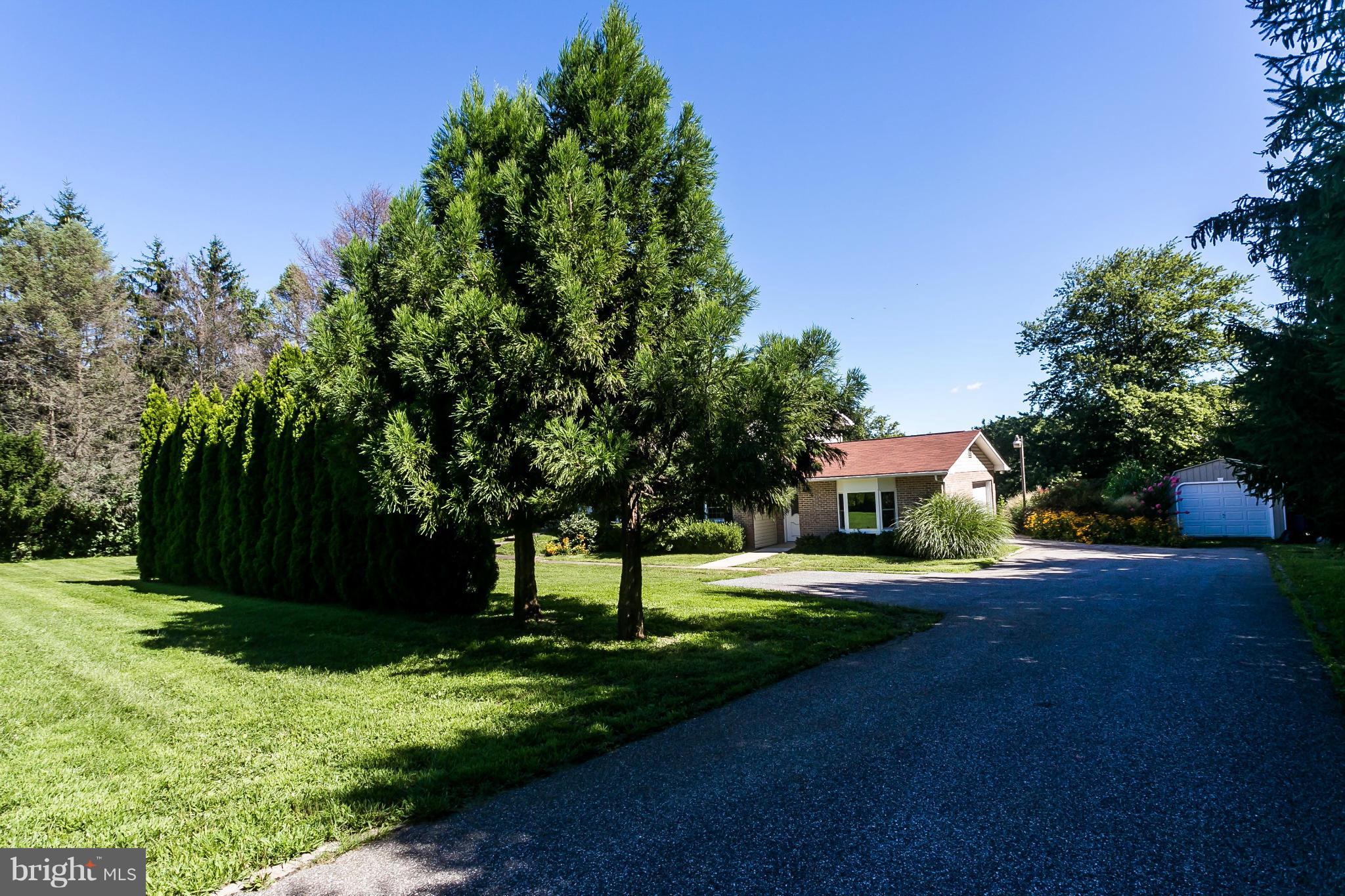 WALKER MANOR APARTMENTS - Residential