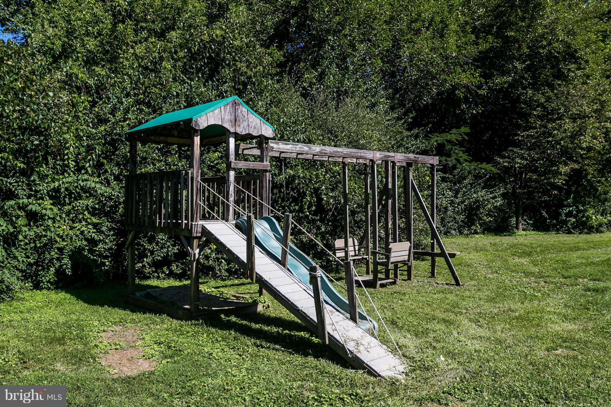 WALKER MANOR APARTMENTS - Residential