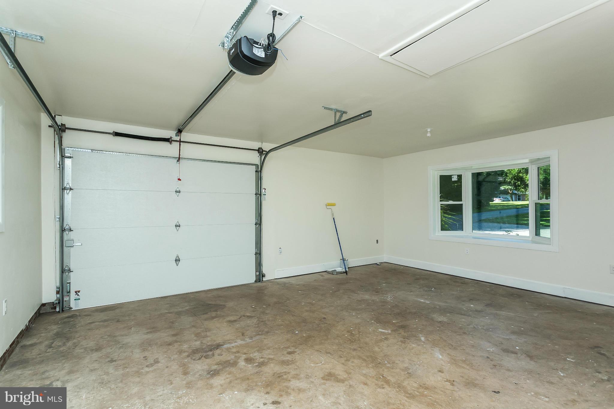 WALKER MANOR APARTMENTS - Residential