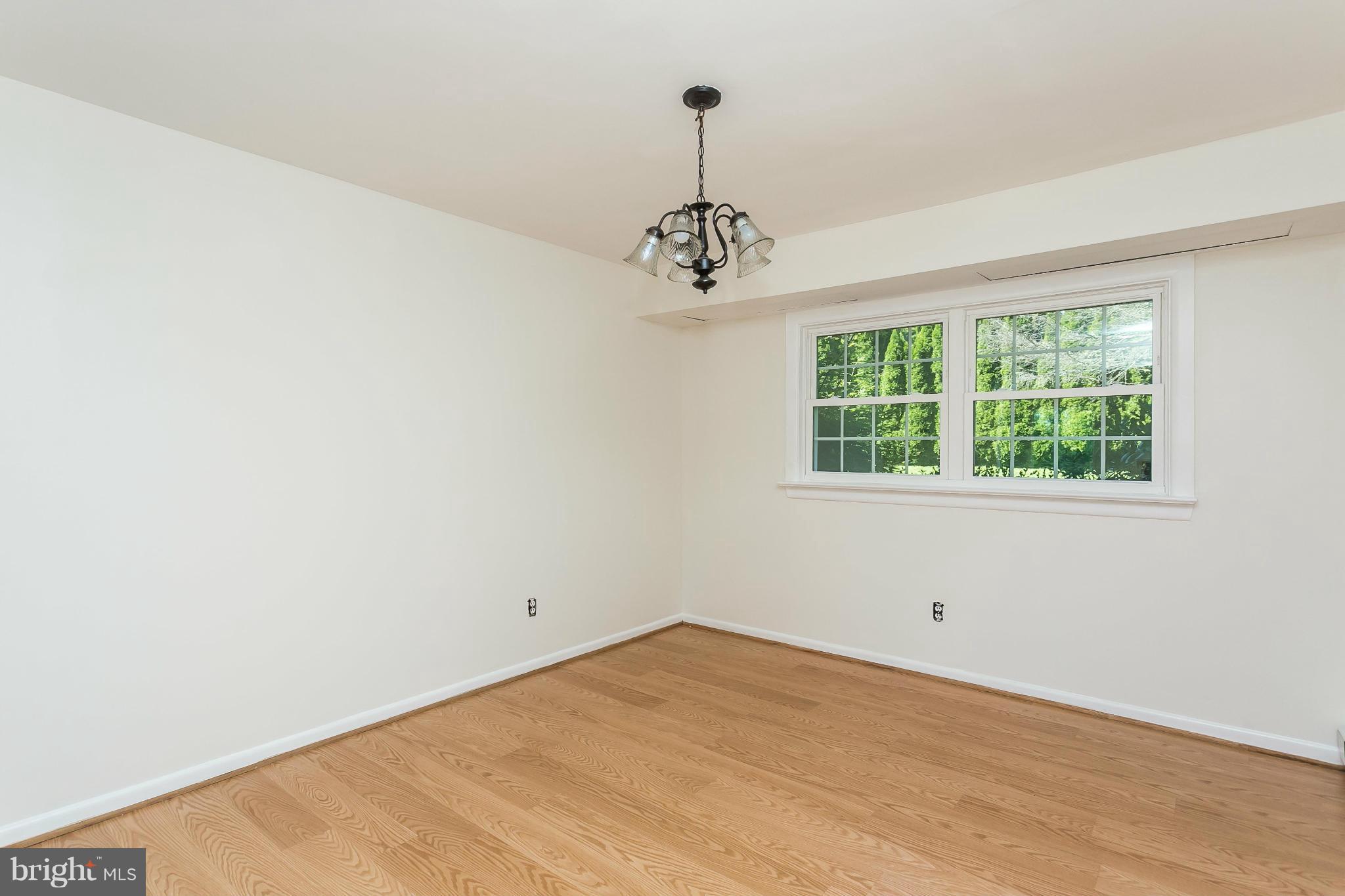 WALKER MANOR APARTMENTS - Residential