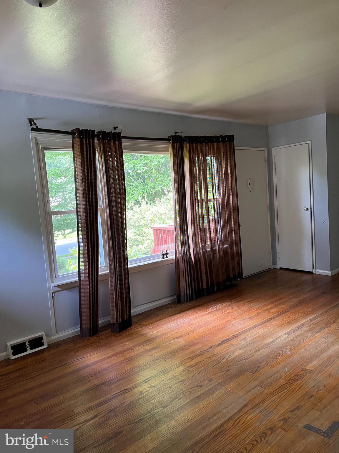 INGLESIDE - Residential