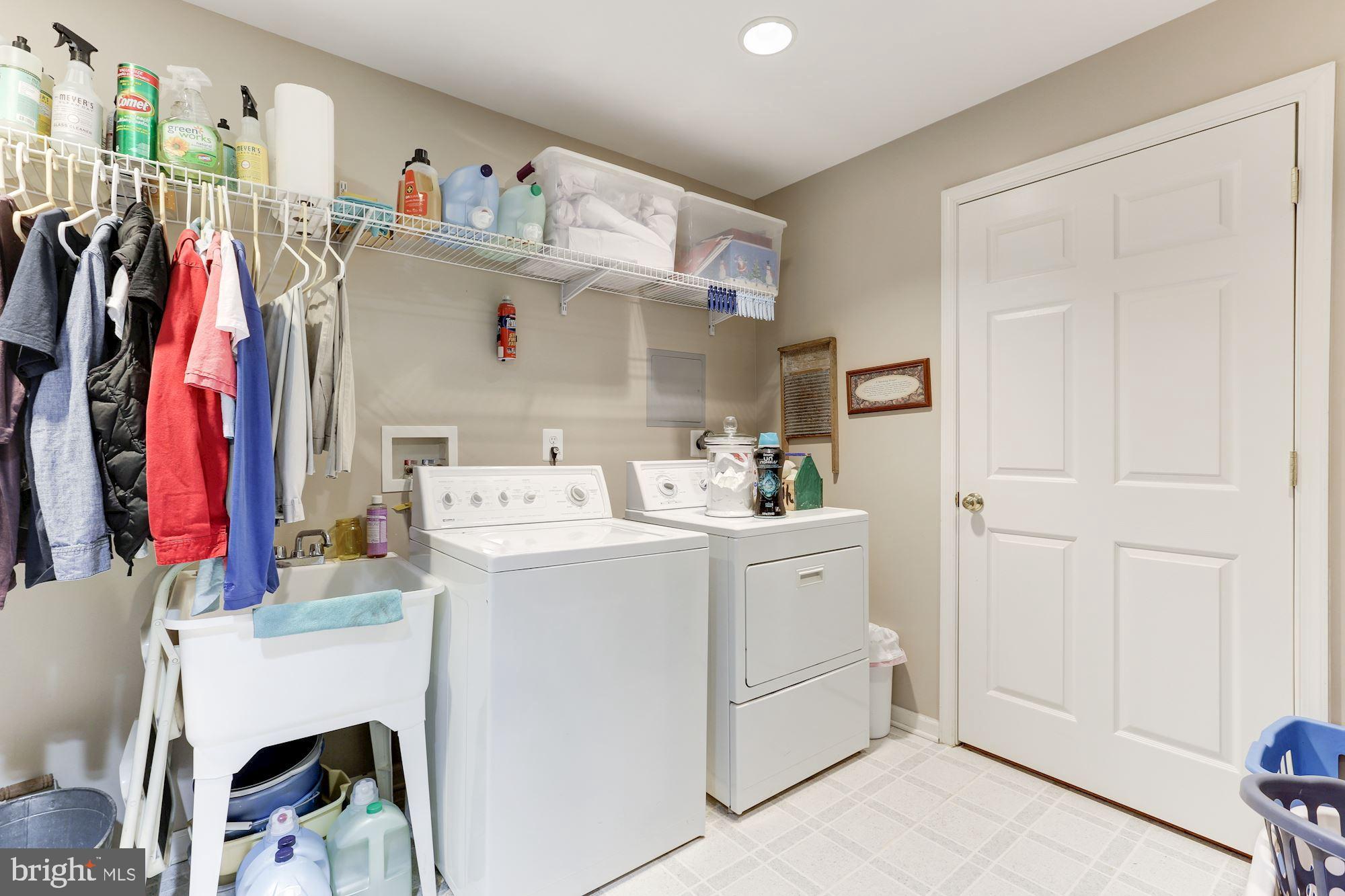 ASHBURN VILLAGE - Residential