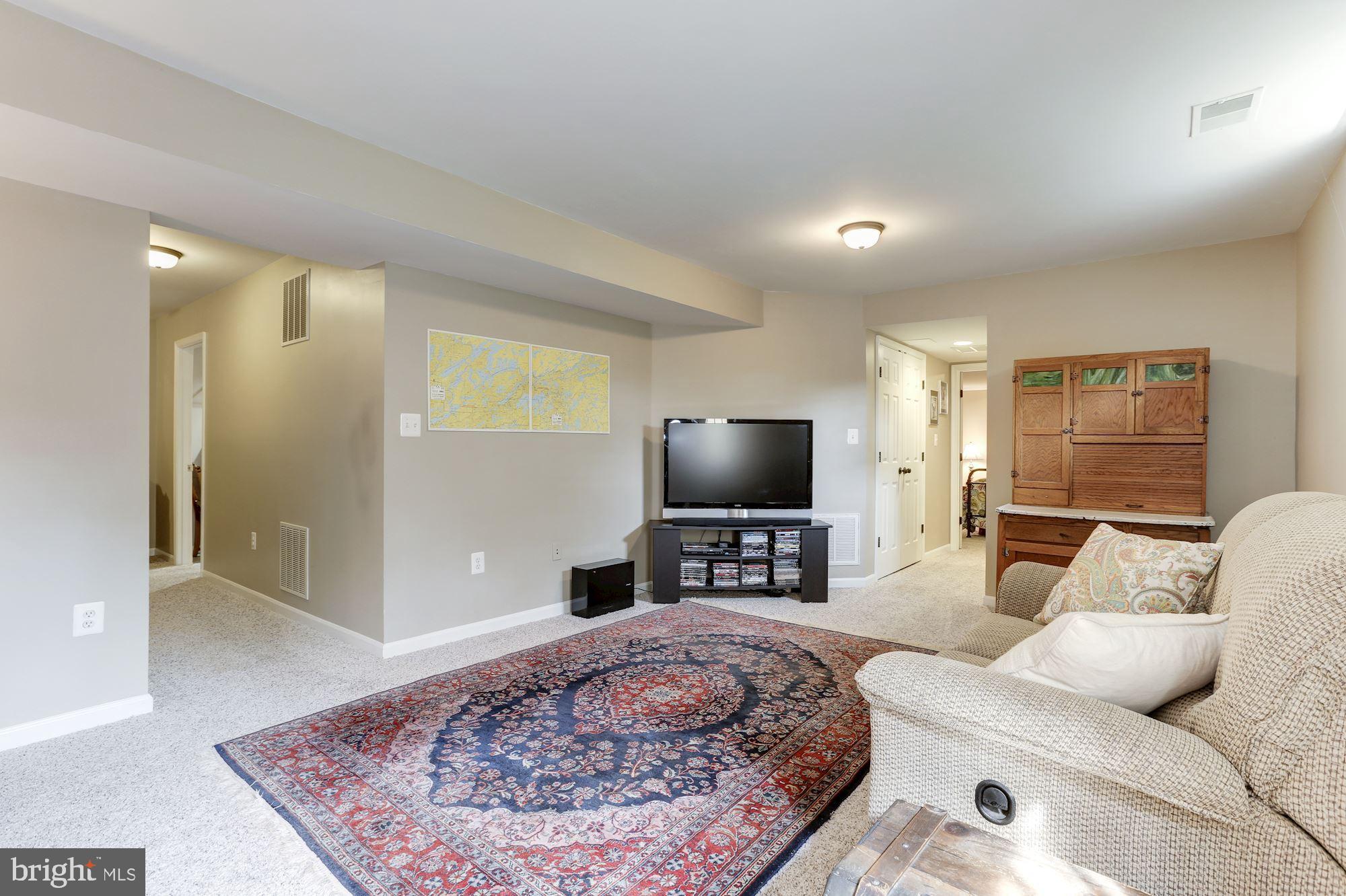 ASHBURN VILLAGE - Residential