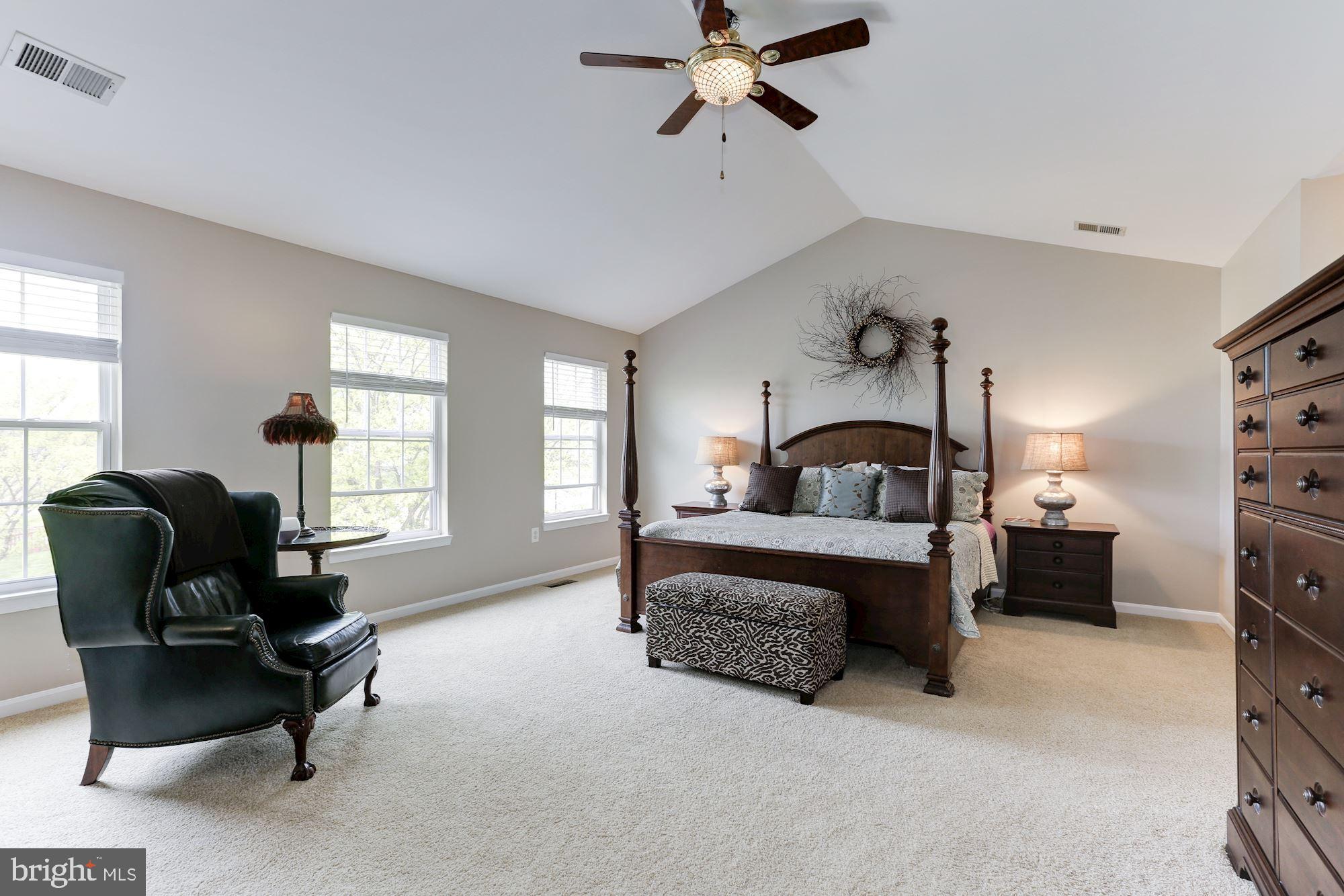 ASHBURN VILLAGE - Residential