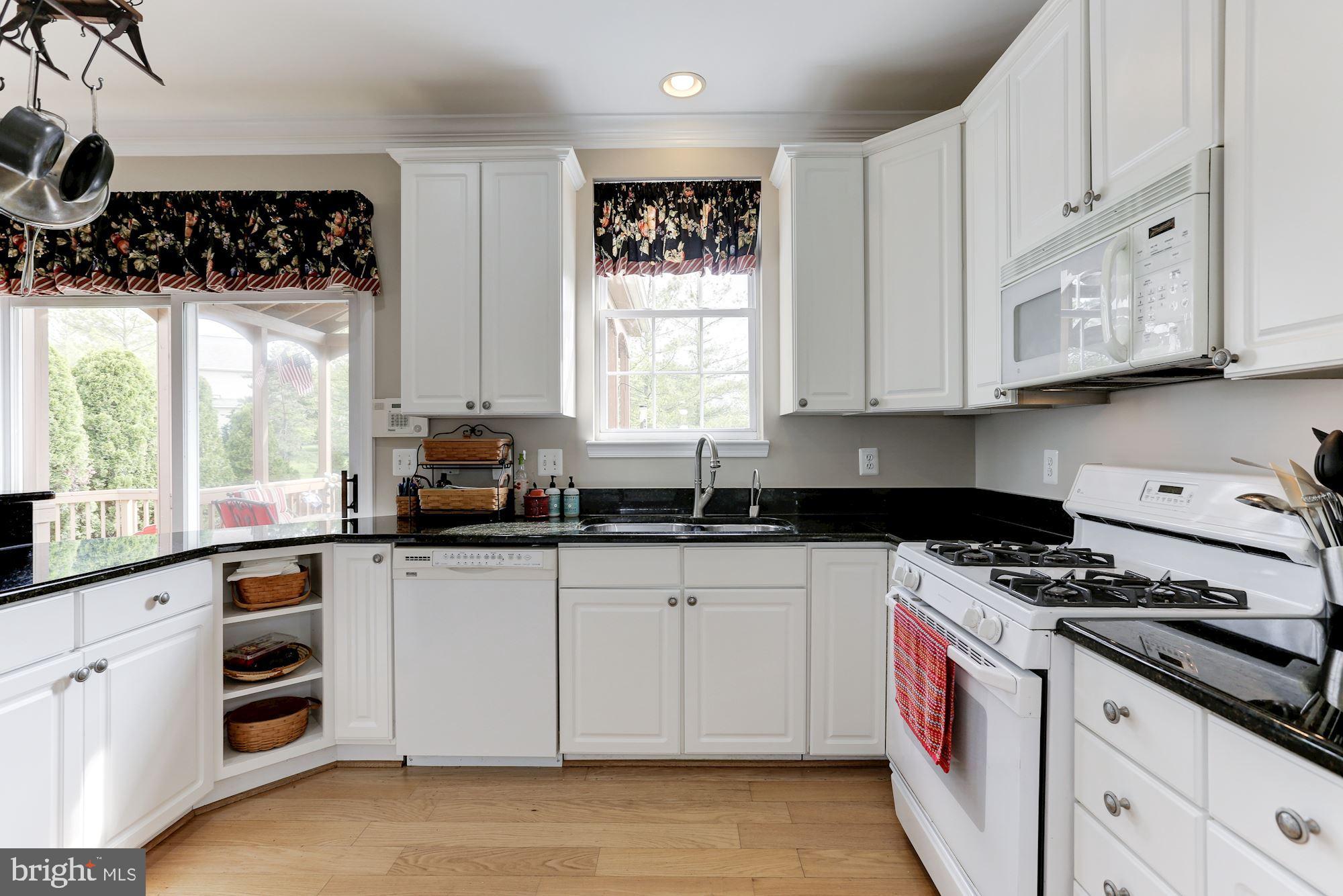 ASHBURN VILLAGE - Residential