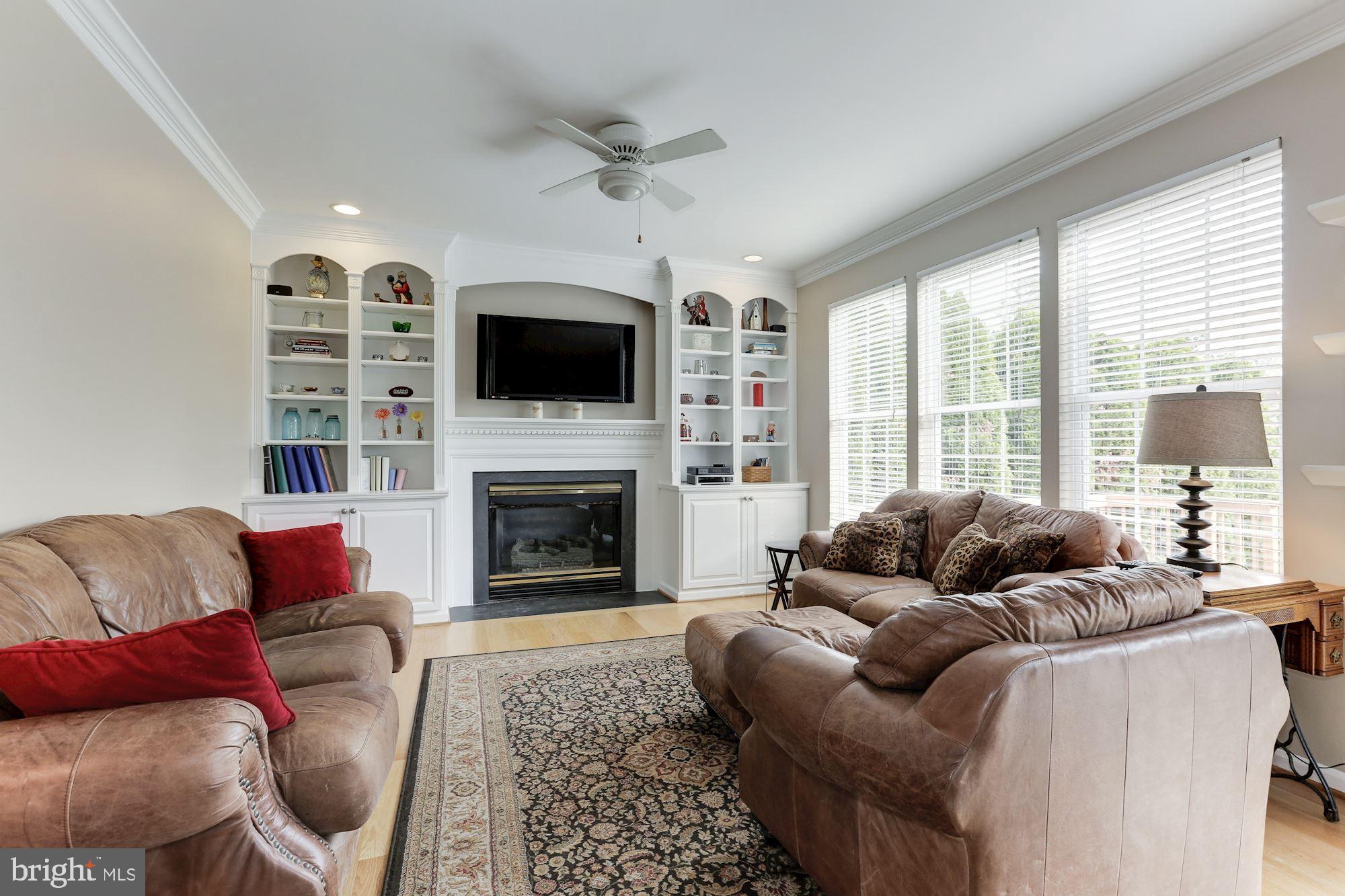 ASHBURN VILLAGE - Residential