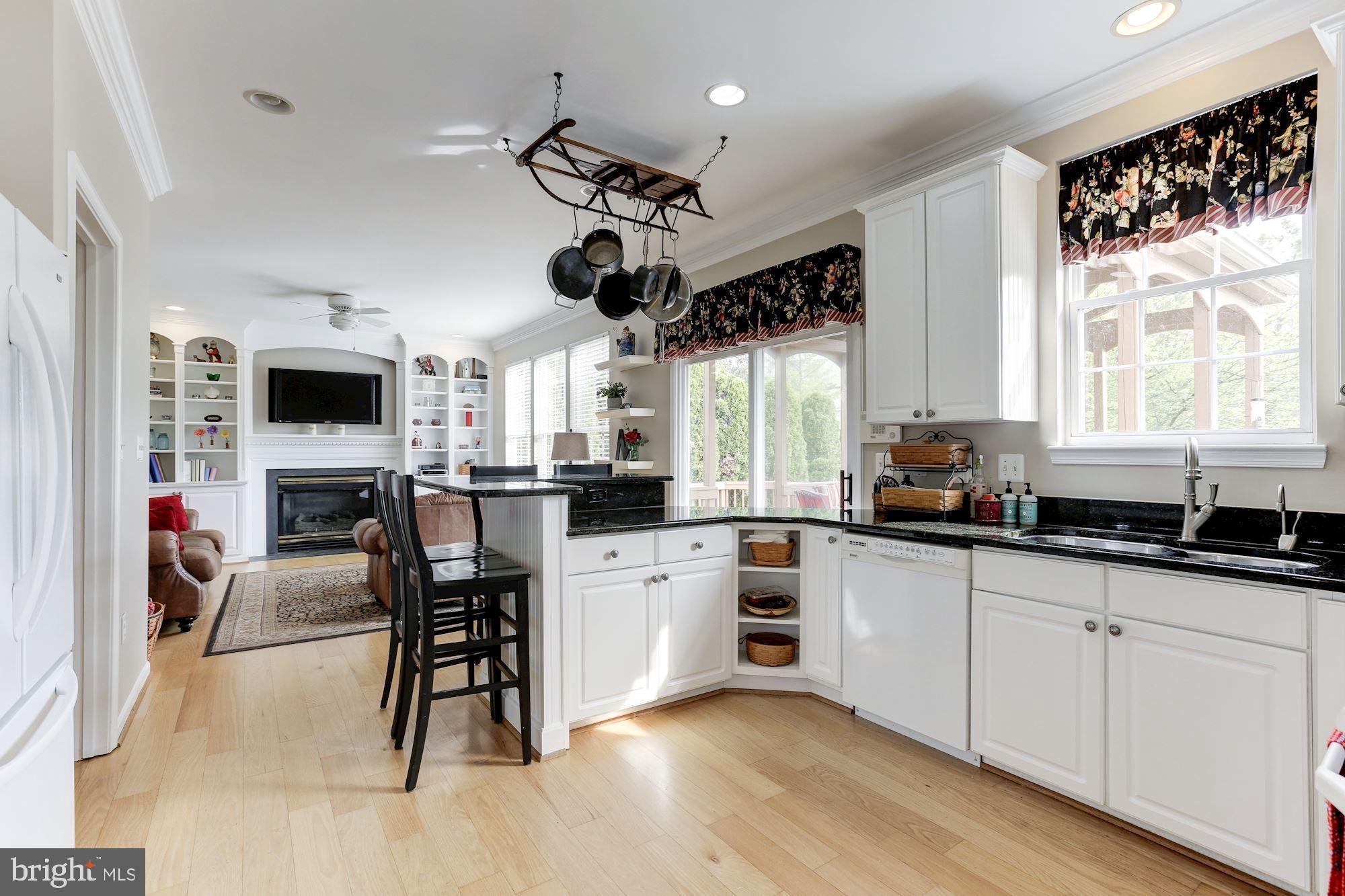 ASHBURN VILLAGE - Residential