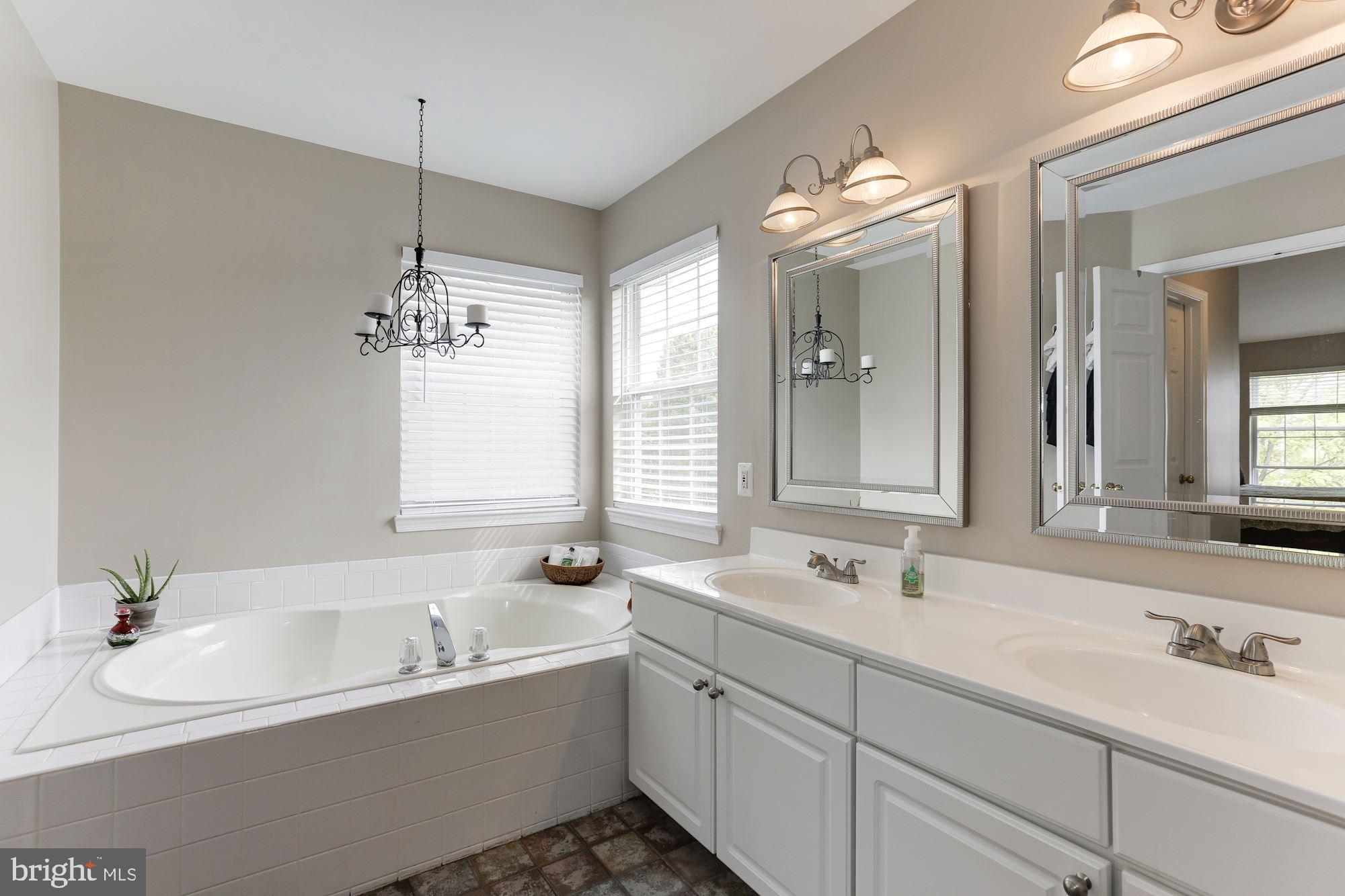 ASHBURN VILLAGE - Residential