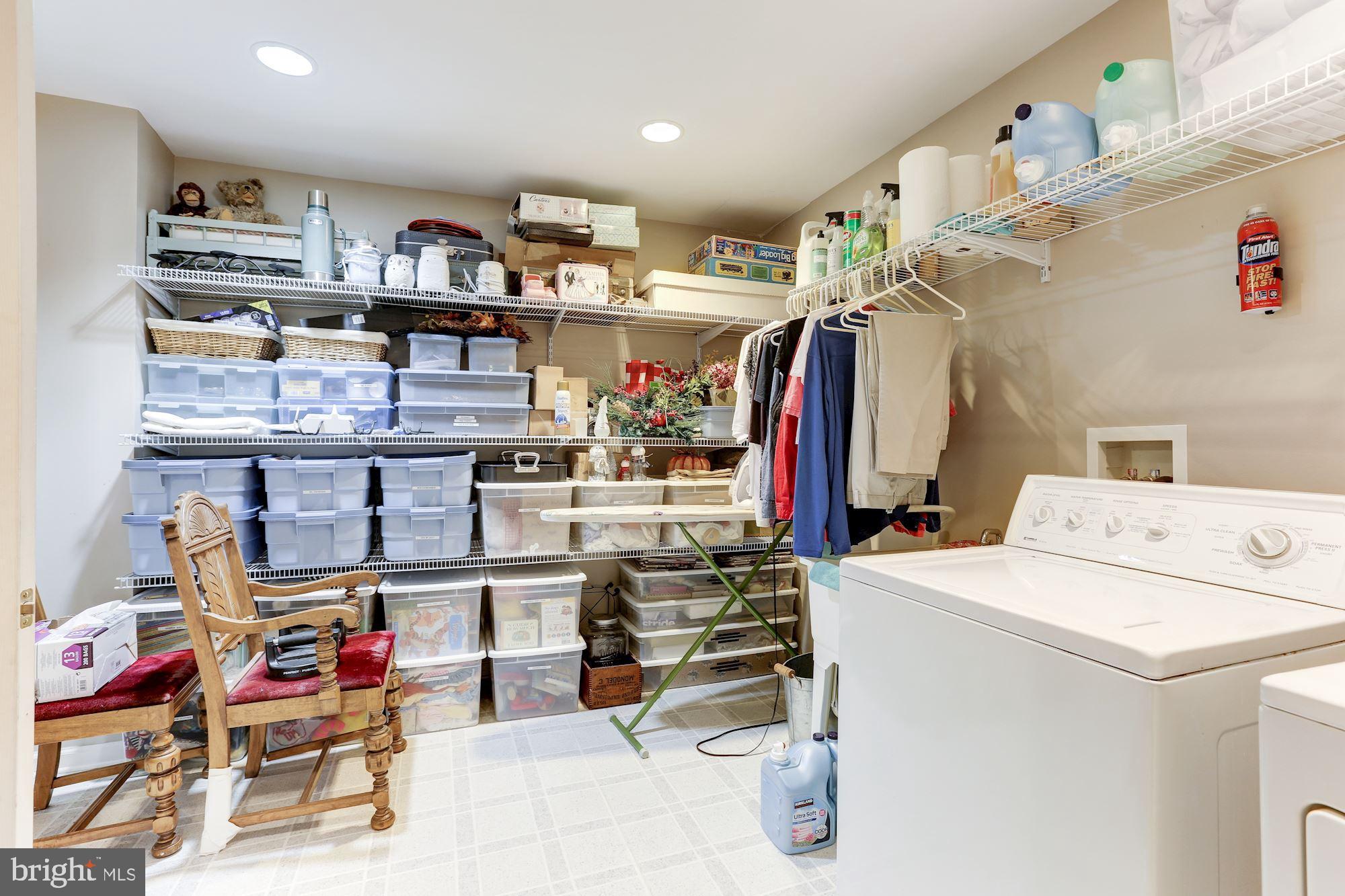 ASHBURN VILLAGE - Residential