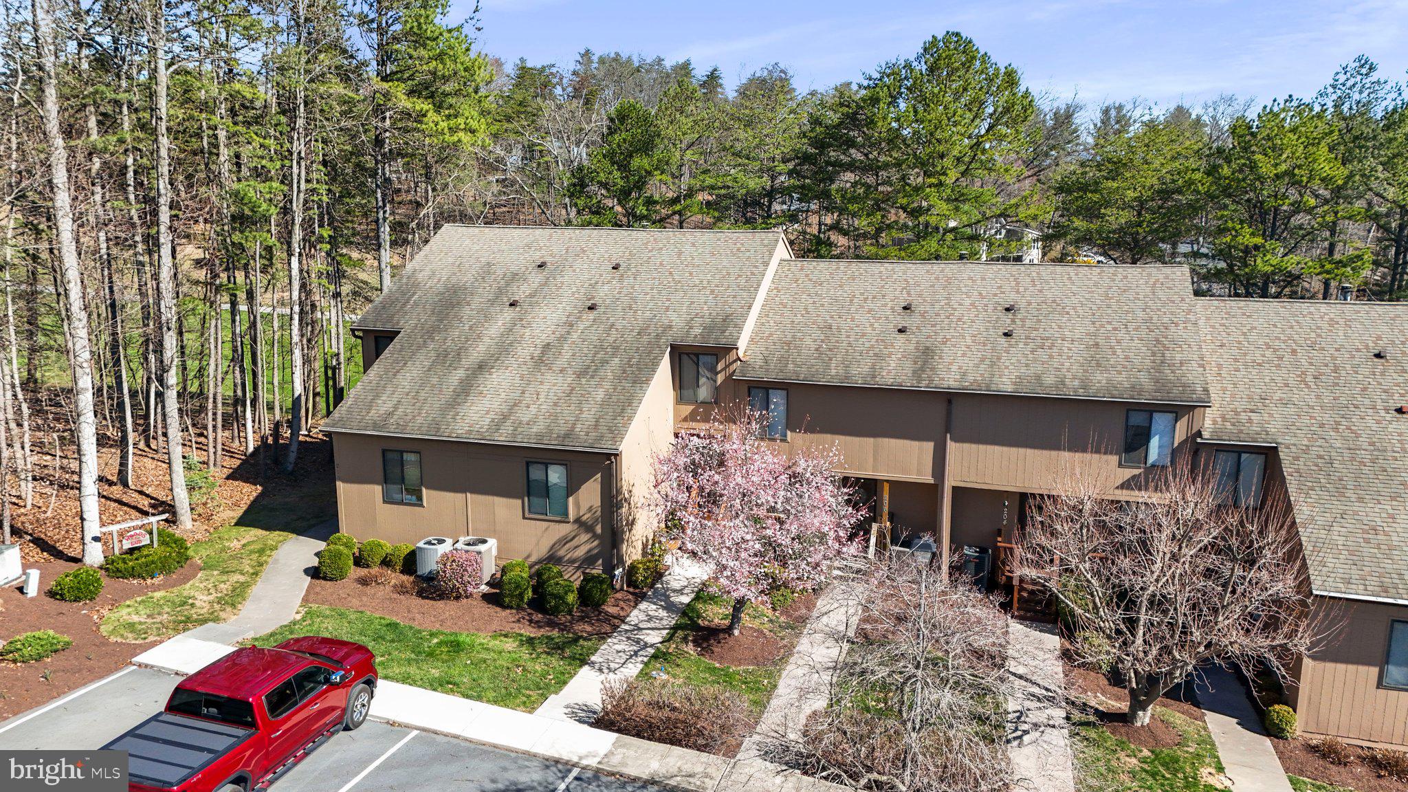 THE WOODS - Residential