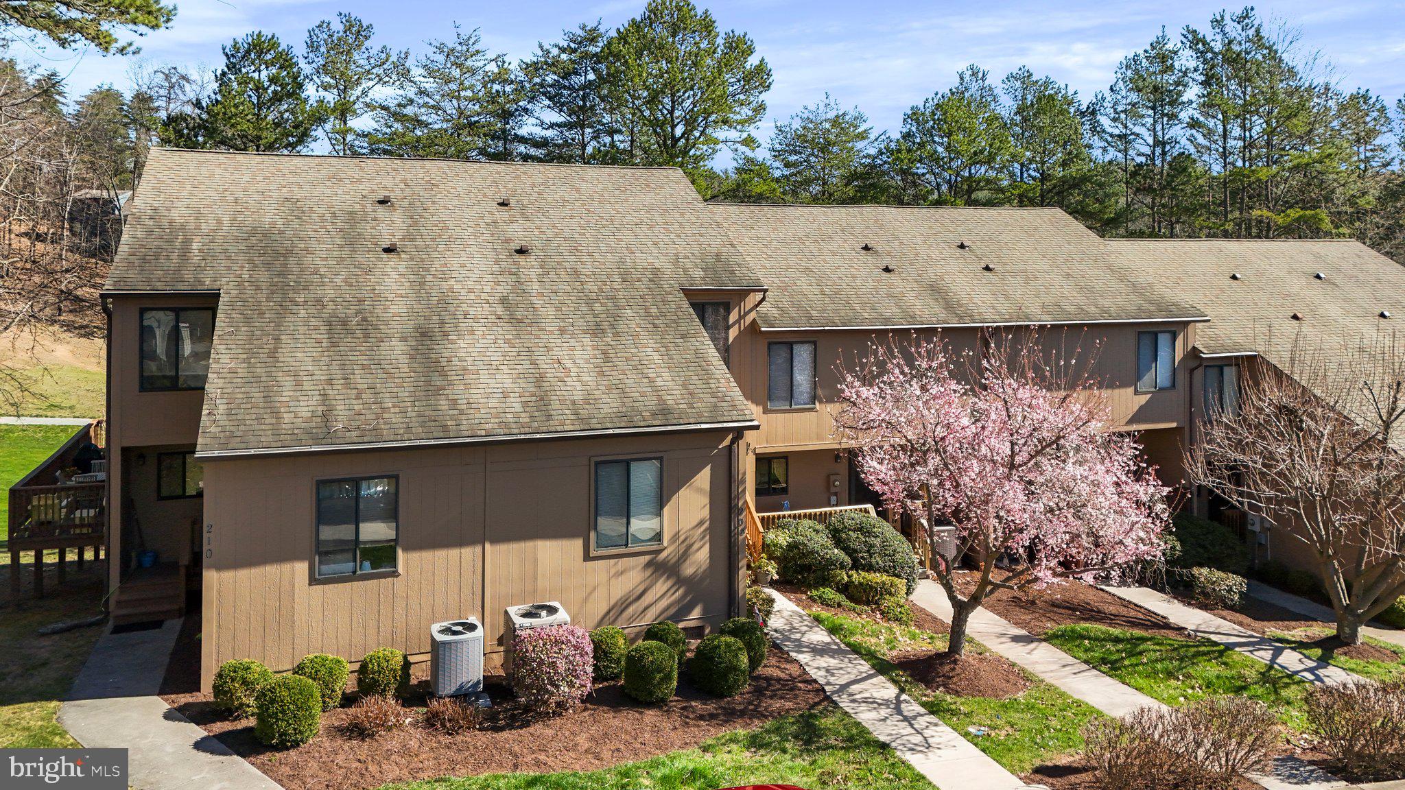 THE WOODS - Residential