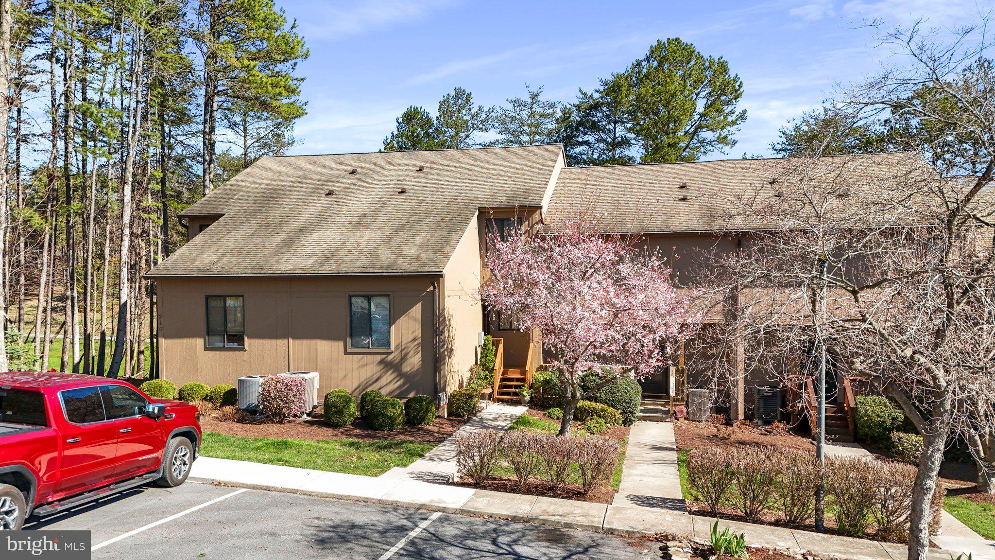 THE WOODS - Residential