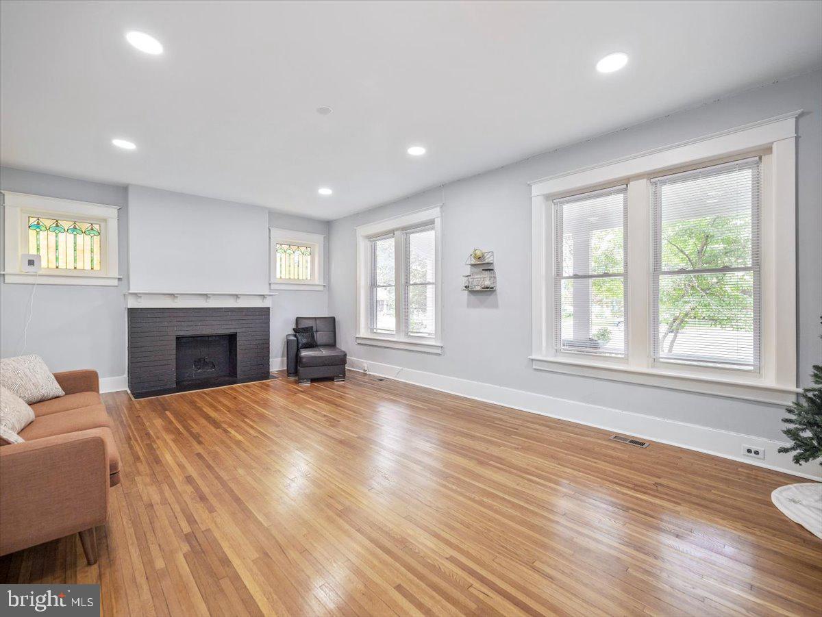 OAK HILL - Residential