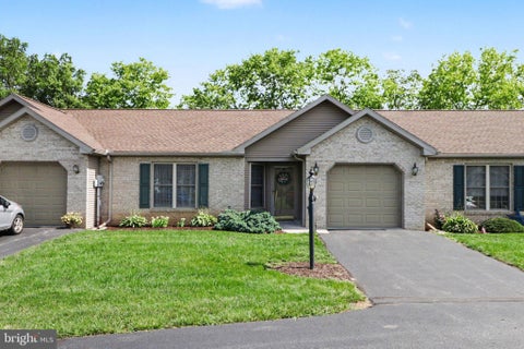 Townhouse For Sale - 41 Mel Ron Court<br/> CARLISLE, PA 17015