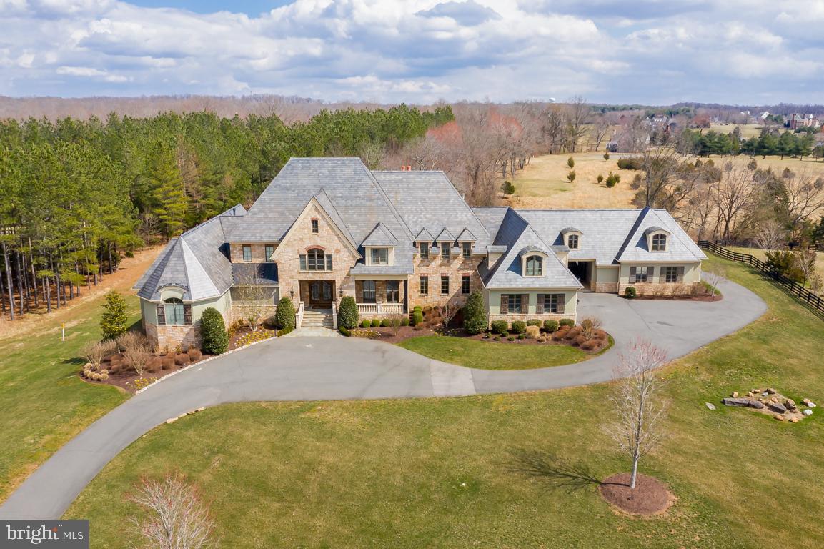 CREIGHTON FARMS - Residential