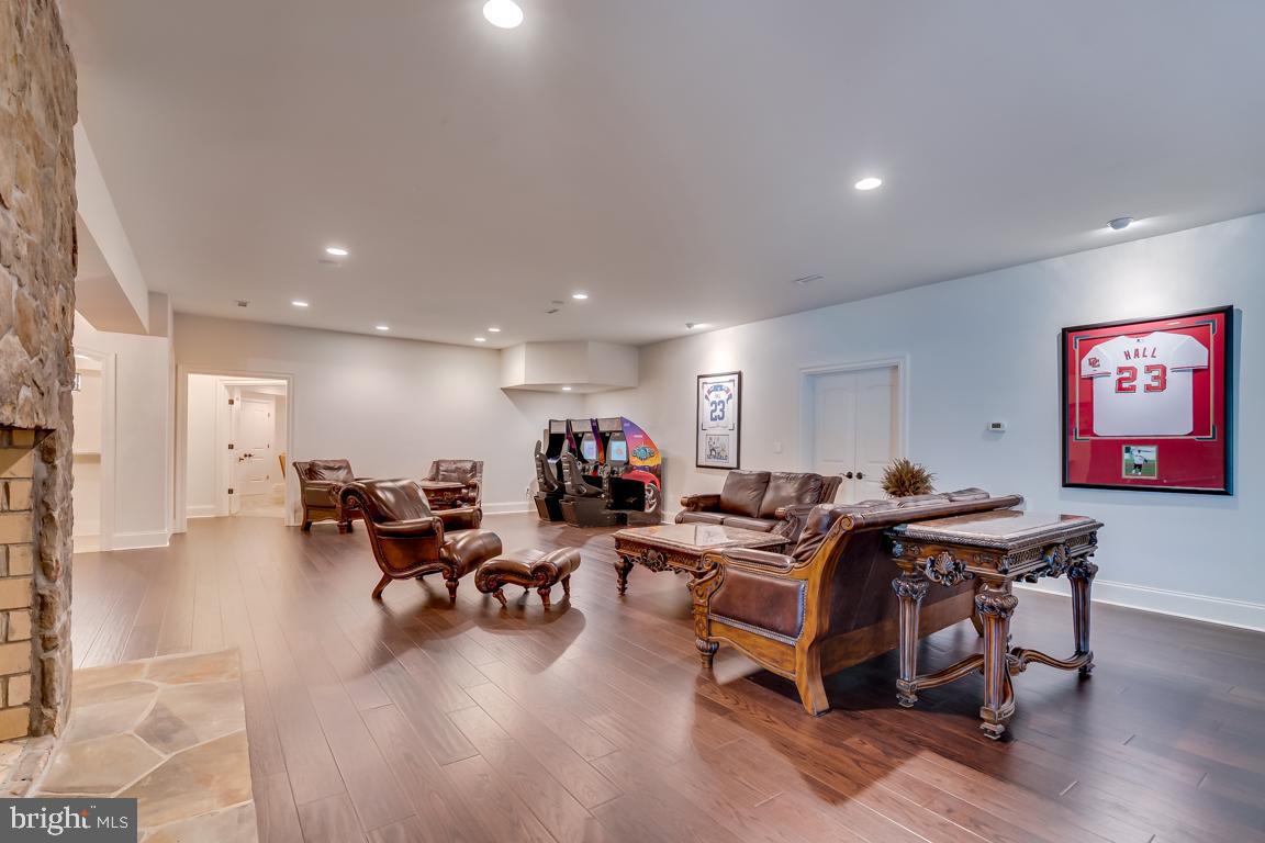 CREIGHTON FARMS - Residential