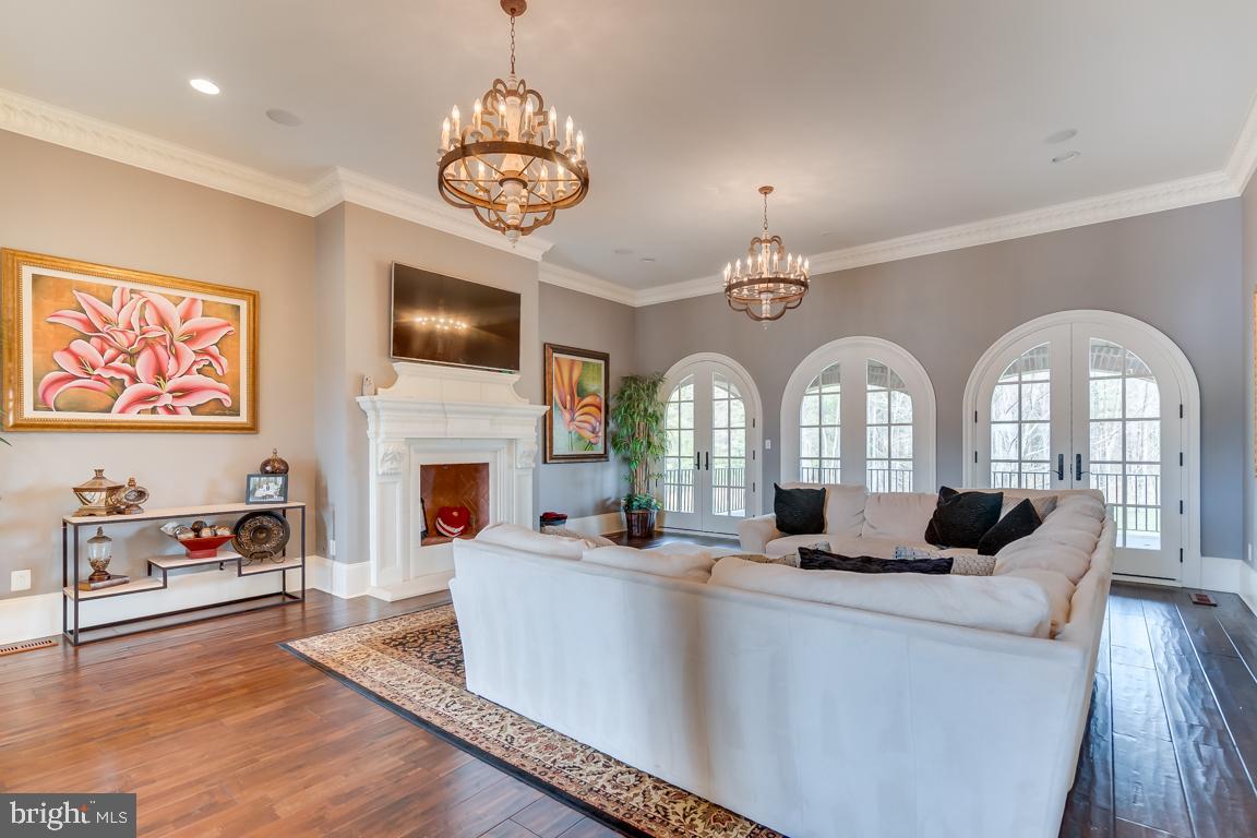 CREIGHTON FARMS - Residential