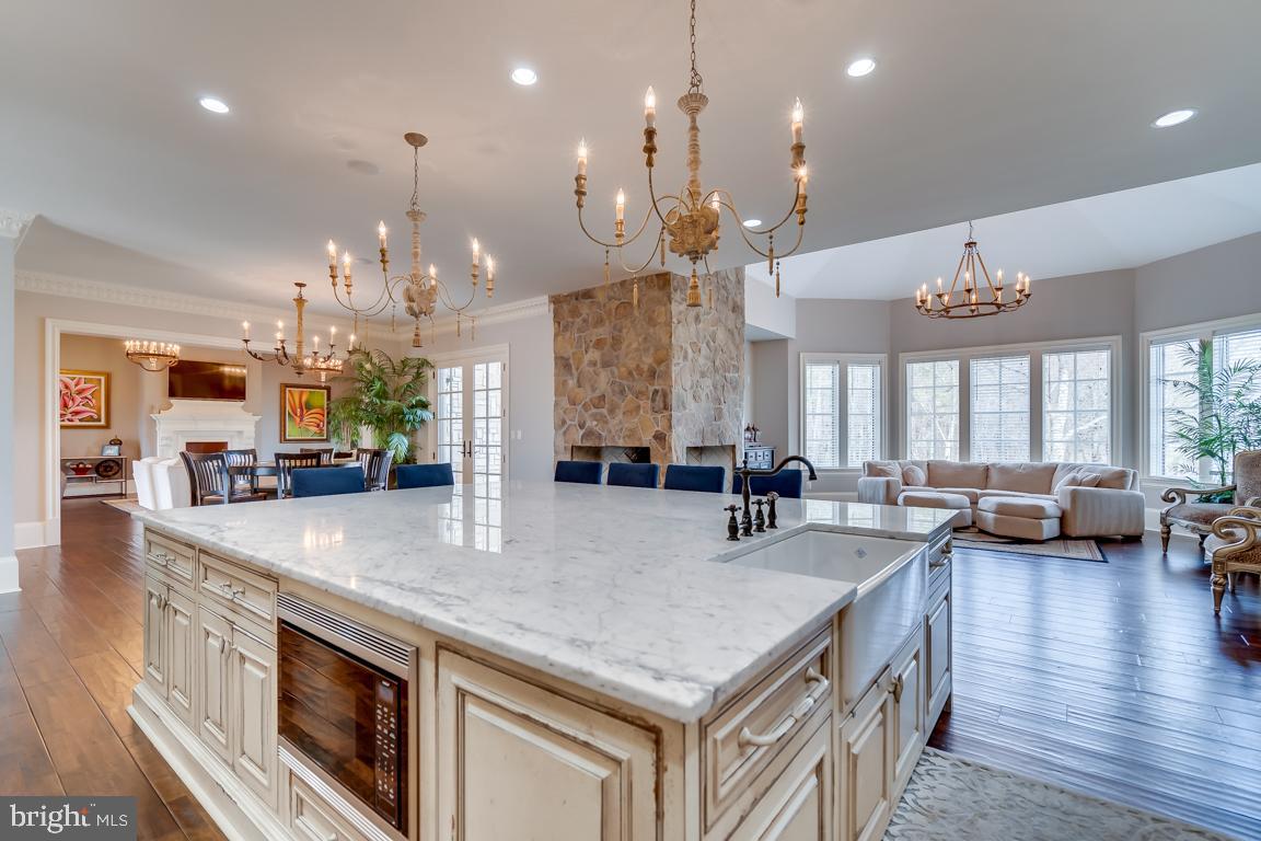 CREIGHTON FARMS - Residential