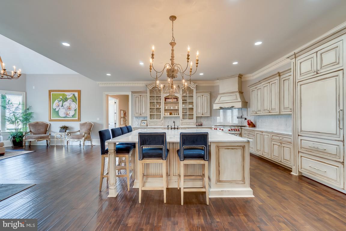 CREIGHTON FARMS - Residential